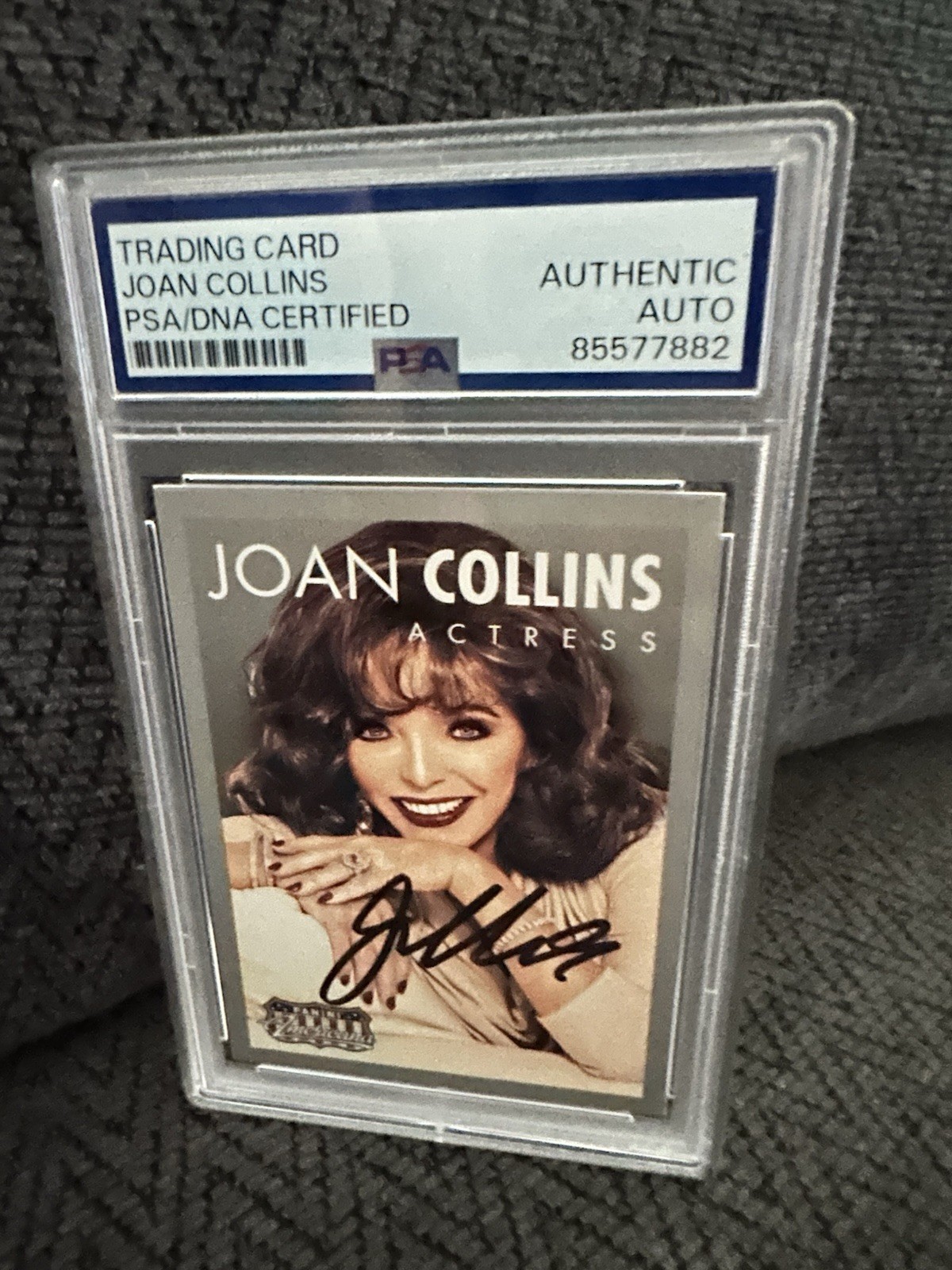 Joan Collins Signed 2015 Panini Americana #25 Trading Card PSA /DNA Slab COA