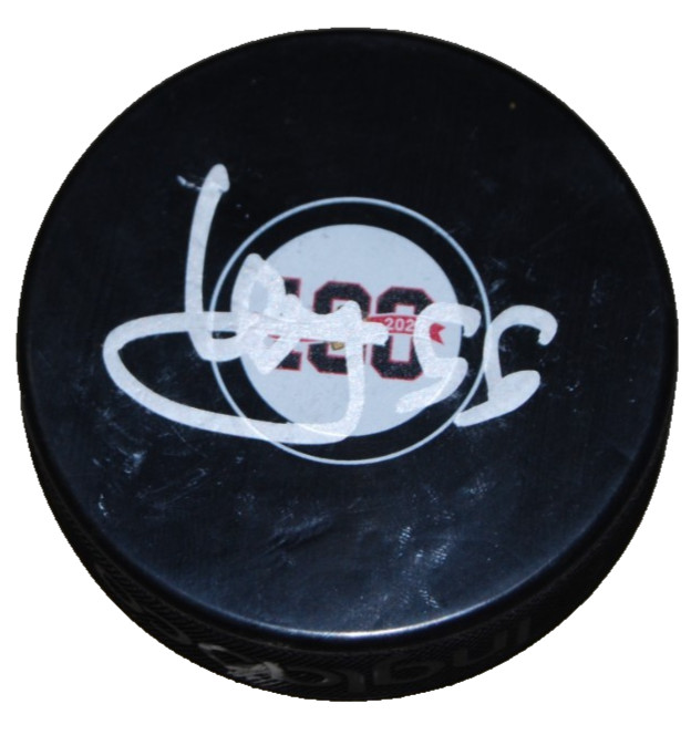 ARTYOM LEVSHUNOV signed (CHICAGO BLACKHAWKS) Centennial 100 puck BECKETT BU41230