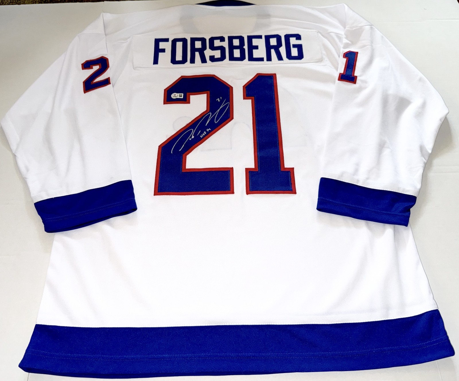 Peter Forsberg Quebec Nordiques signed Custom jersey W/ HOF 14 Beckett Witnessed