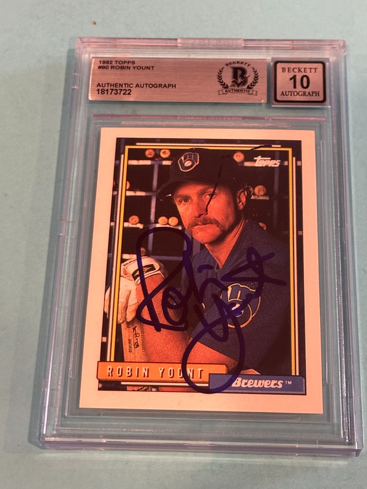 ROBIN YOUNT Signed 1992 TOPPS Card #90 Beckett BAS AUTO 10