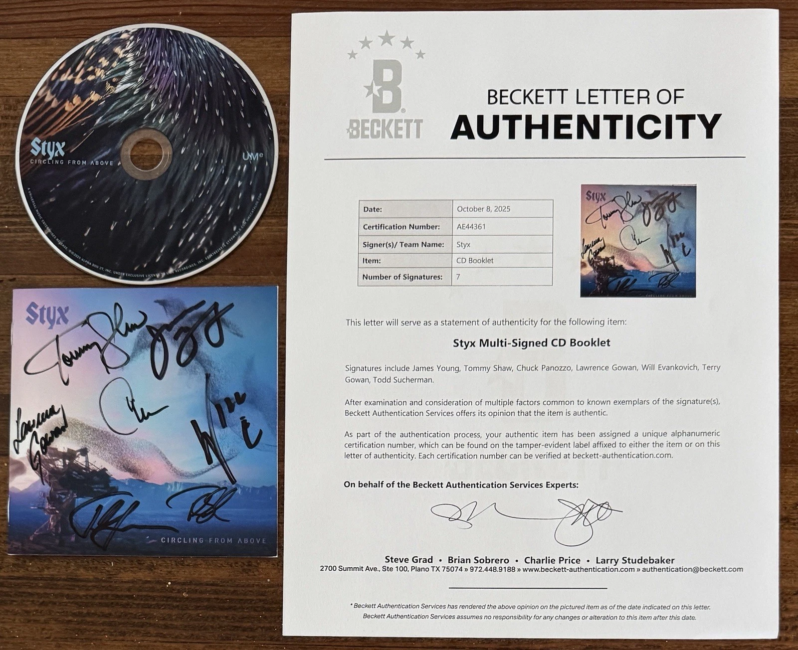 BAND SIGNED Styx AUTOGRAPH Circling From Above Booklet Book & CD BAS Beckett COA