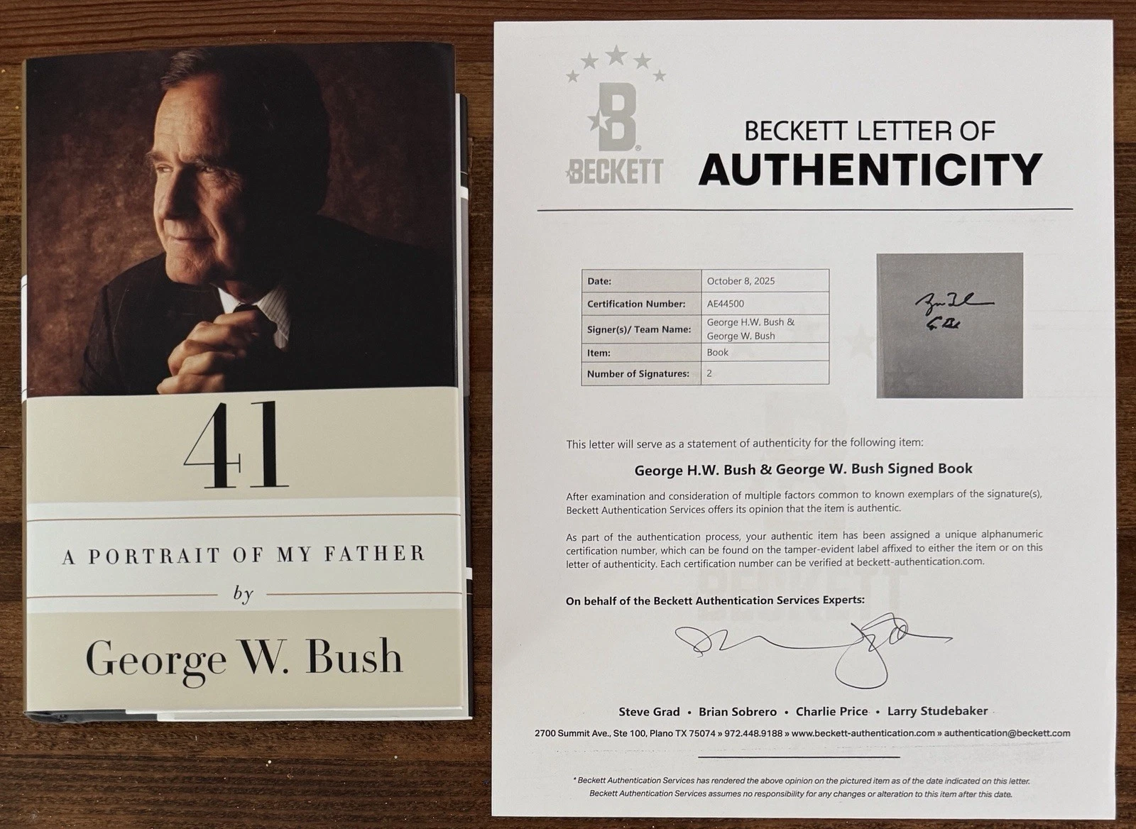 DUAL SIGNED President George W HW Bush 41 Portraits Father Book Beckett BAS COA
