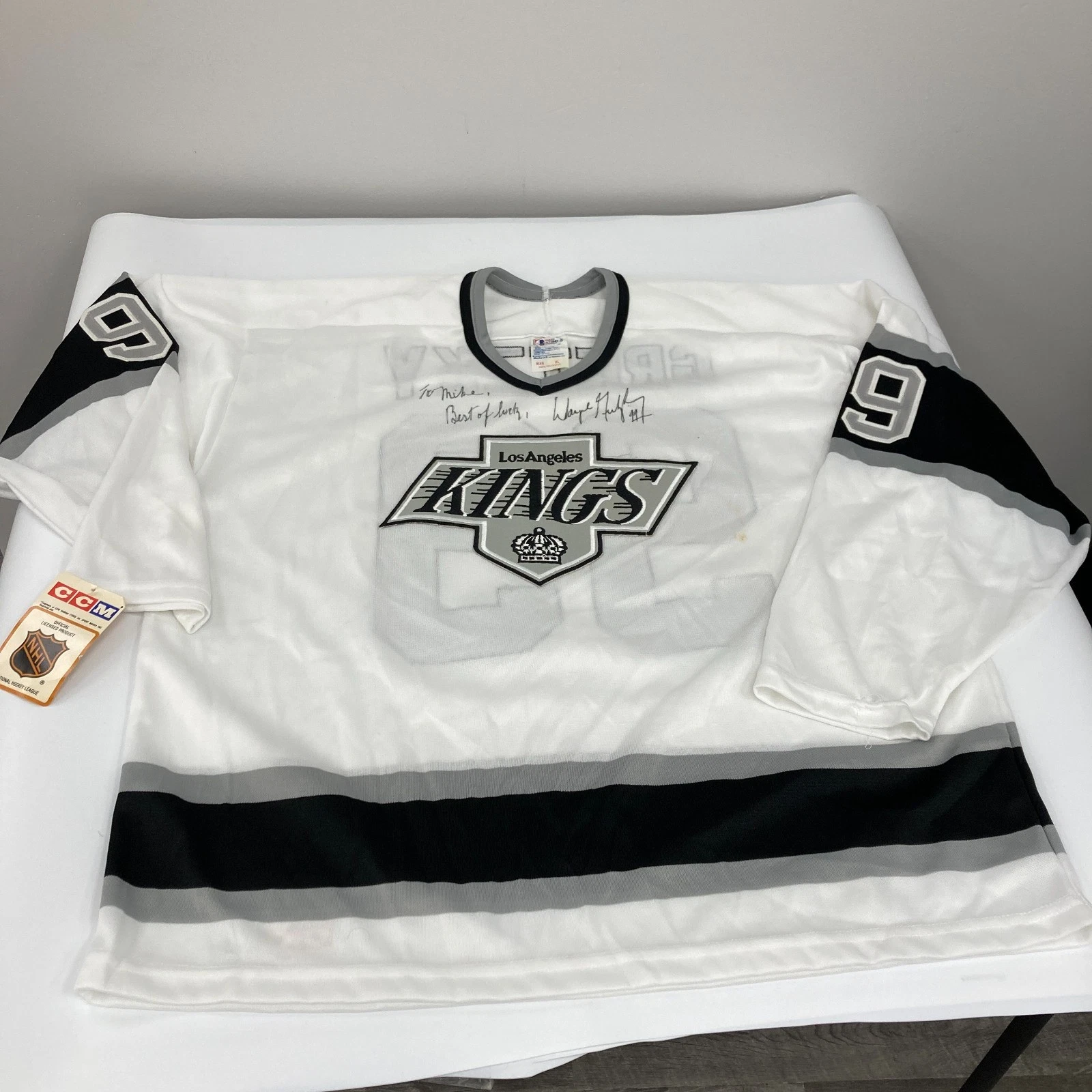 WAYNE GRETZKY SIGNED LOS ANGELES KINGS AUTHENTIC GAME MODEL CCM JERSEY BECKETT COLLECTIBLE MEMORABILIA