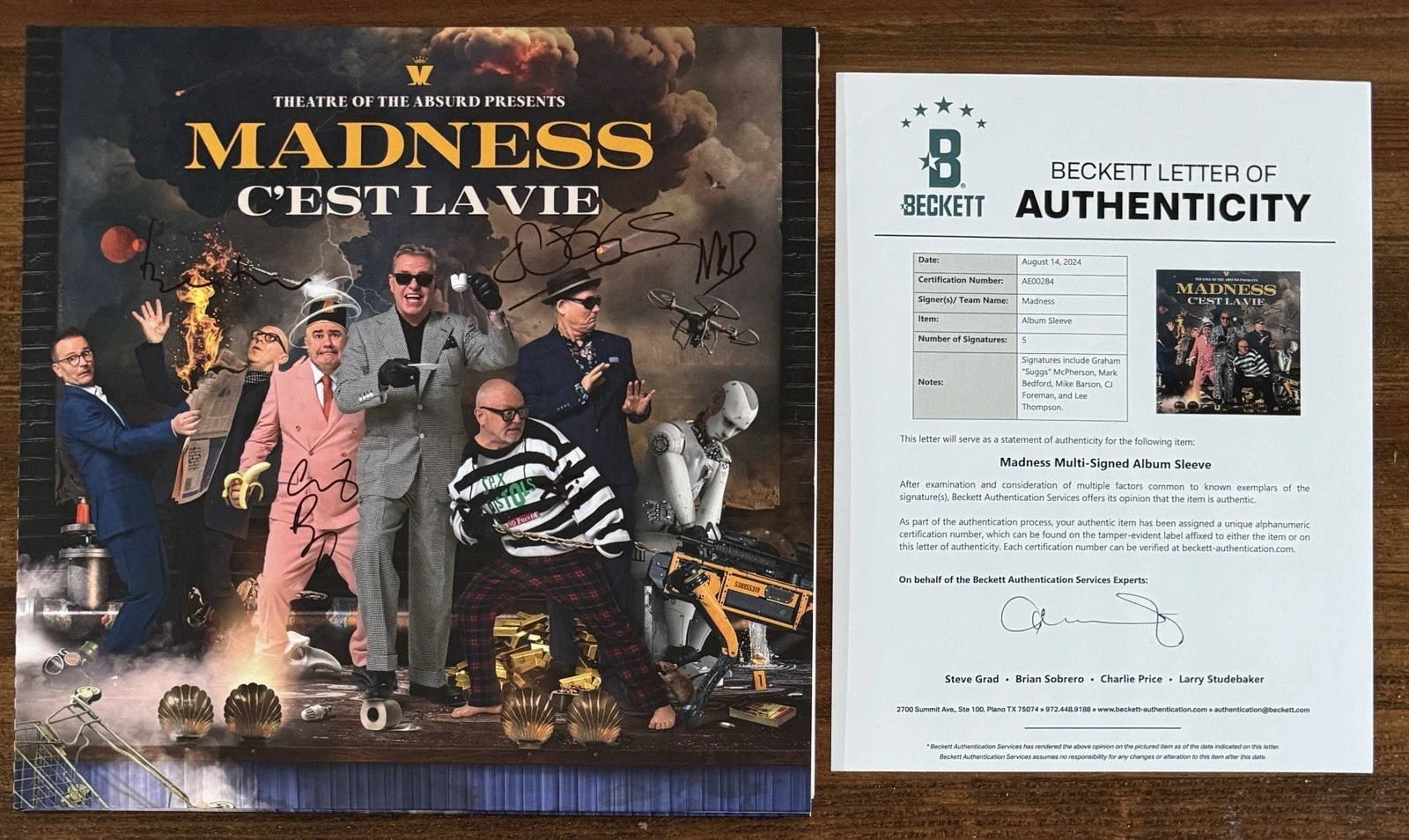 Madness C’EST LA VIE Clear Vinyl 2LP BAND 5x SIGNED Autograph Beckett BAS COA