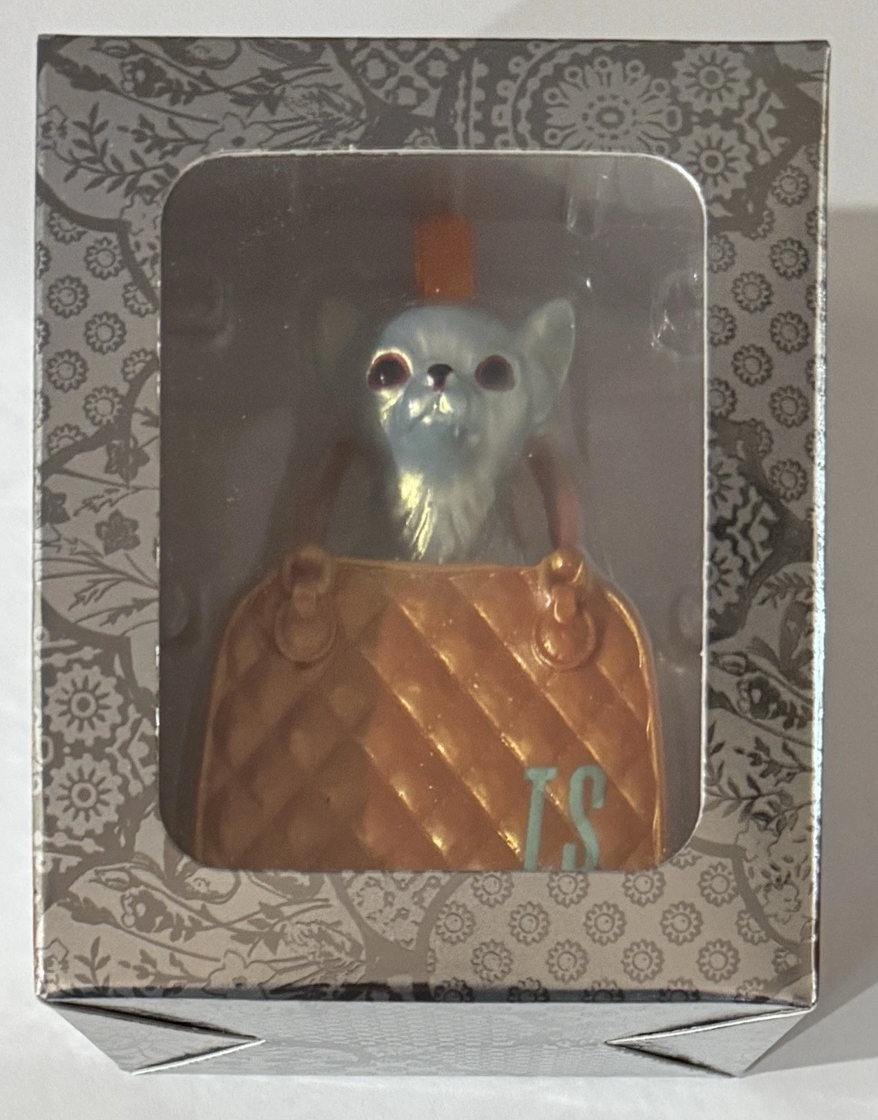 TAYLOR SWIFT TOY CHIHUAHUA BARKING AT ME FROM A TINY PURSE ORNAMENT SHOWGIRL NEW