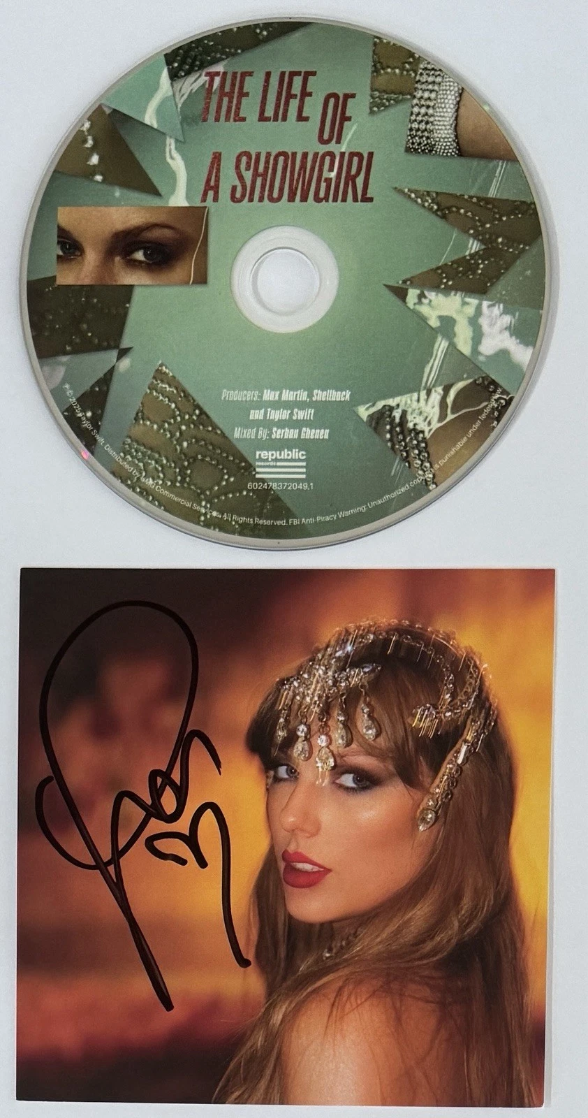 SIGNED W/ HUGE HEART TAYLOR SWIFT LIFE OF A SHOWGIRL PICTURE #1 & CD PSA DNA COA