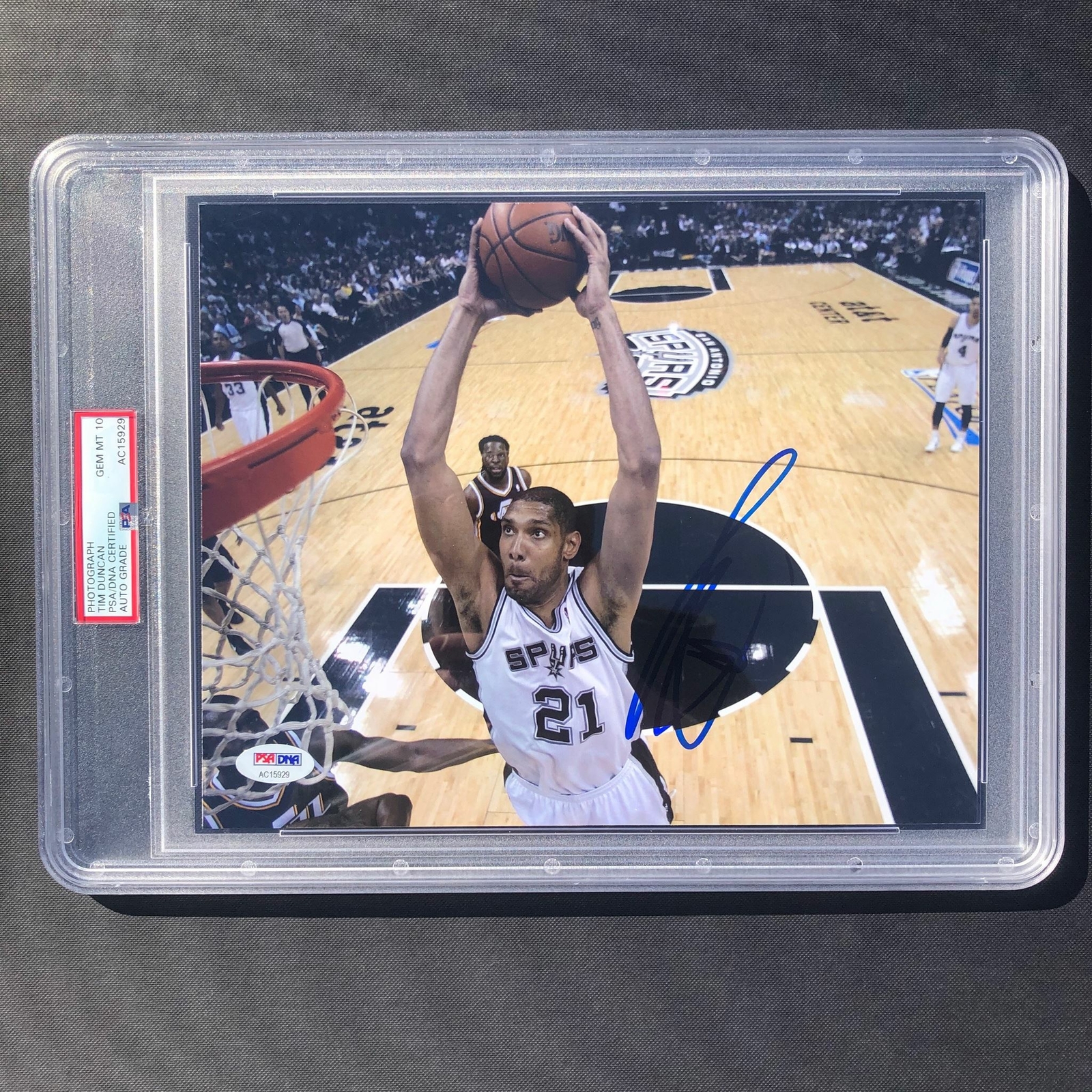 TIM DUNCAN SIGNED 8×10 PHOTO PSA ENCAPSULATED AUTO GRADE 10 PSA 10 GEM MINT COLLECTIBLE MEMORABILIA