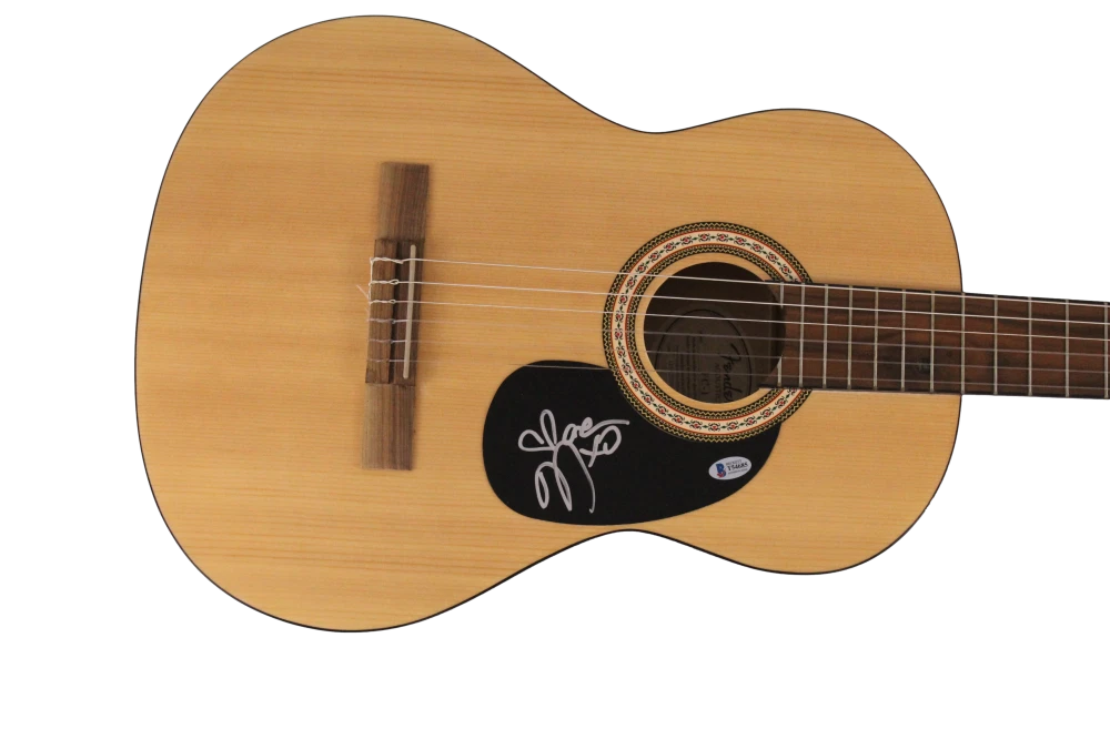 MAREN MORRIS SIGNED AUTOGRAPH FULL SIZE FENDER ACOUSTIC GUITAR - HERO GIRL BAS