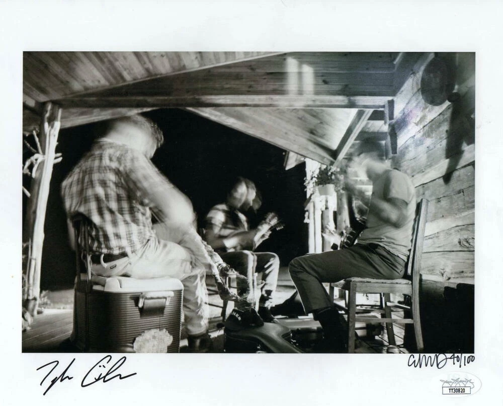 TYLER CHILDERS SIGNED AUTOGRAPH 8x10 PHOTO - COUNTRY MUSIC STAR PURGATORY W/ JSA