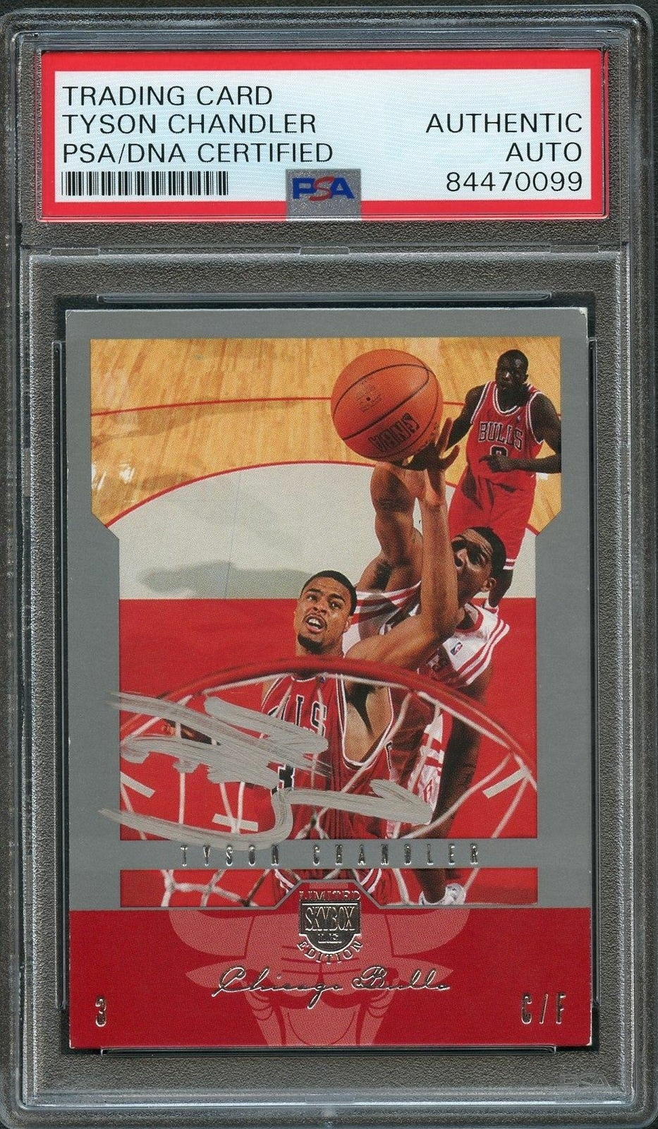 2004-05 Skybox #50 Tyson Chandler Signed Card AUTO PSA Slabbed