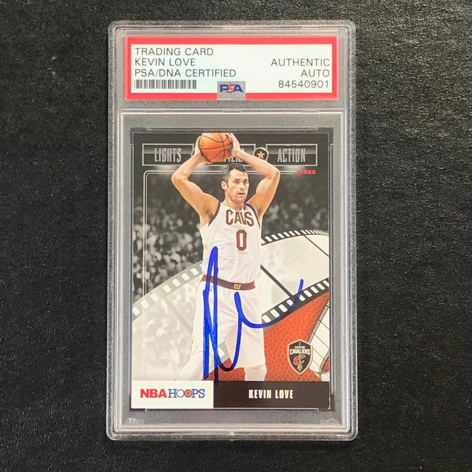 2019-20 NBA HOOPS LIGHTS CAMERA ACTION #16 Kevin Love Signed Card AUTO PSA Slabb