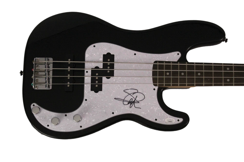 STEVE HARRIS SIGNED AUTOGRAPH BLACK FENDER ELECTRIC BASS GUITAR  IRON MAIDEN JSA
