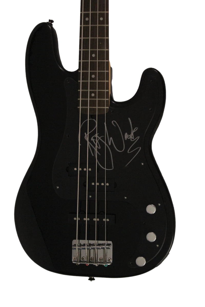 ROGER WATERS SIGNED AUTOGRAPH FENDER ELECTRIC BASS GUITAR - PINK FLOYD W/ JSA