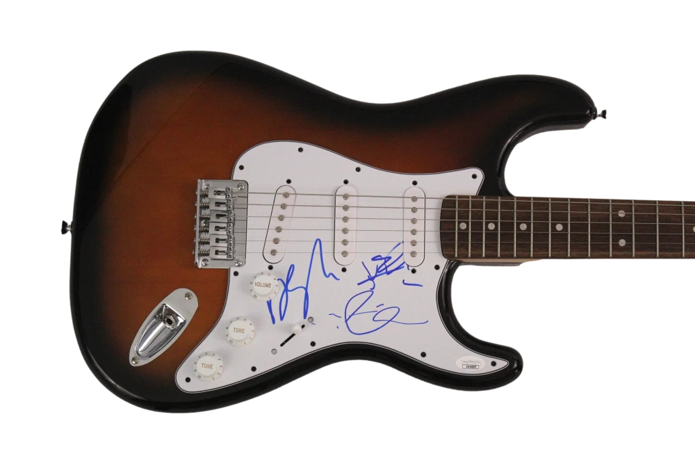 THE STRUTS BAND (X3) SIGNED AUTOGRAPH FULL SIZE FENDER ELECTRIC GUITAR - JSA COA