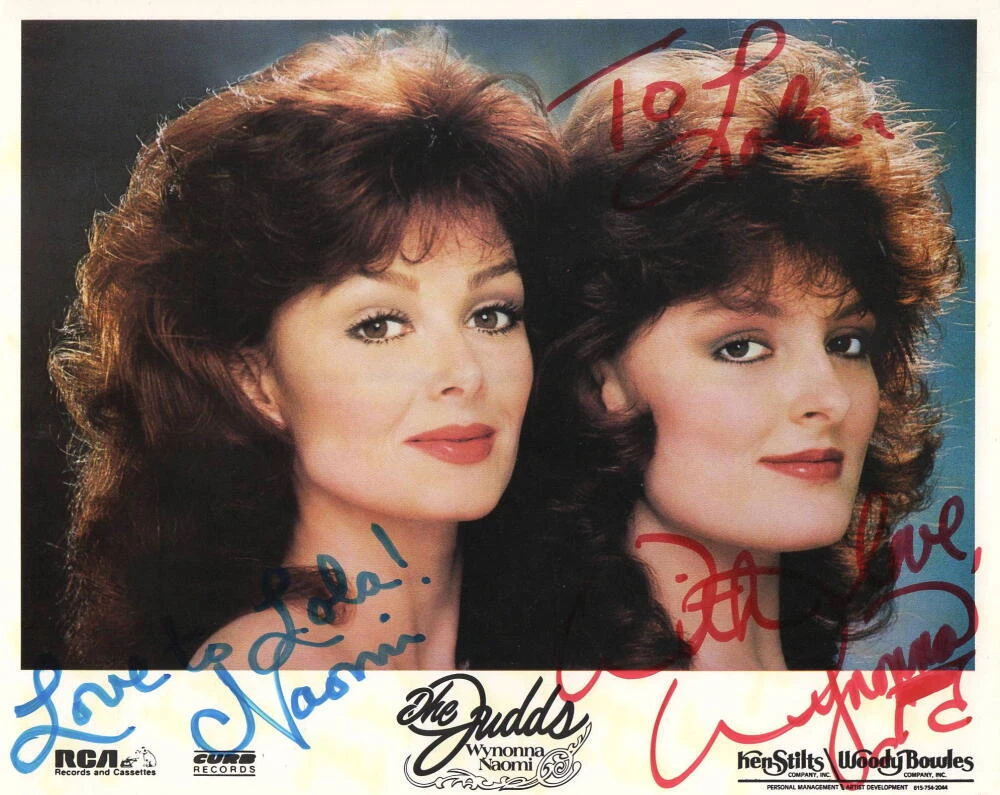 NAOMI JUDD & WYNONNA JUDD SIGNED AUTOGRAPH 8X10 PHOTO THE JUDDS AMAZING CONENT!