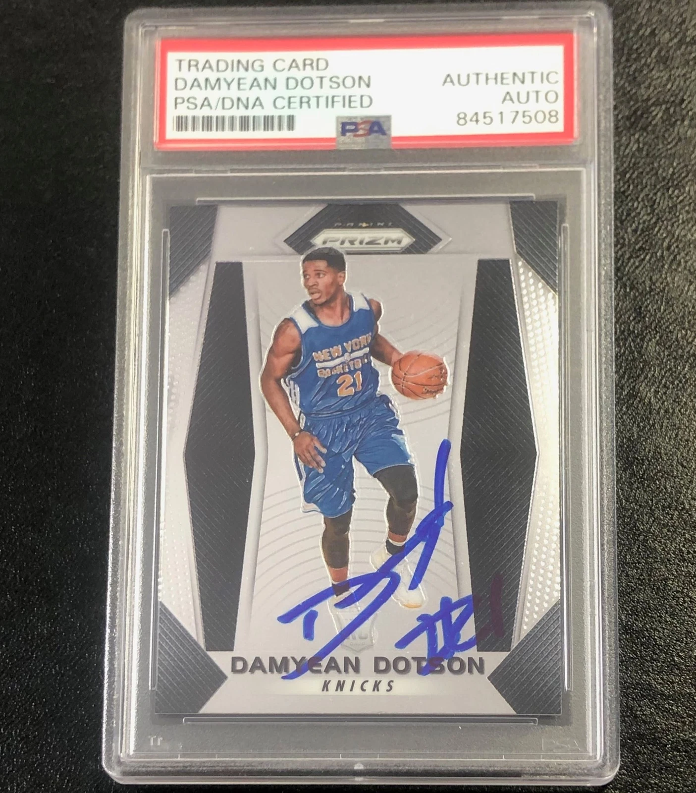 2017-18 Panini Prizm #272 Damyean Dotson Signed Card AUTO PSA Slabbed RC Knicks