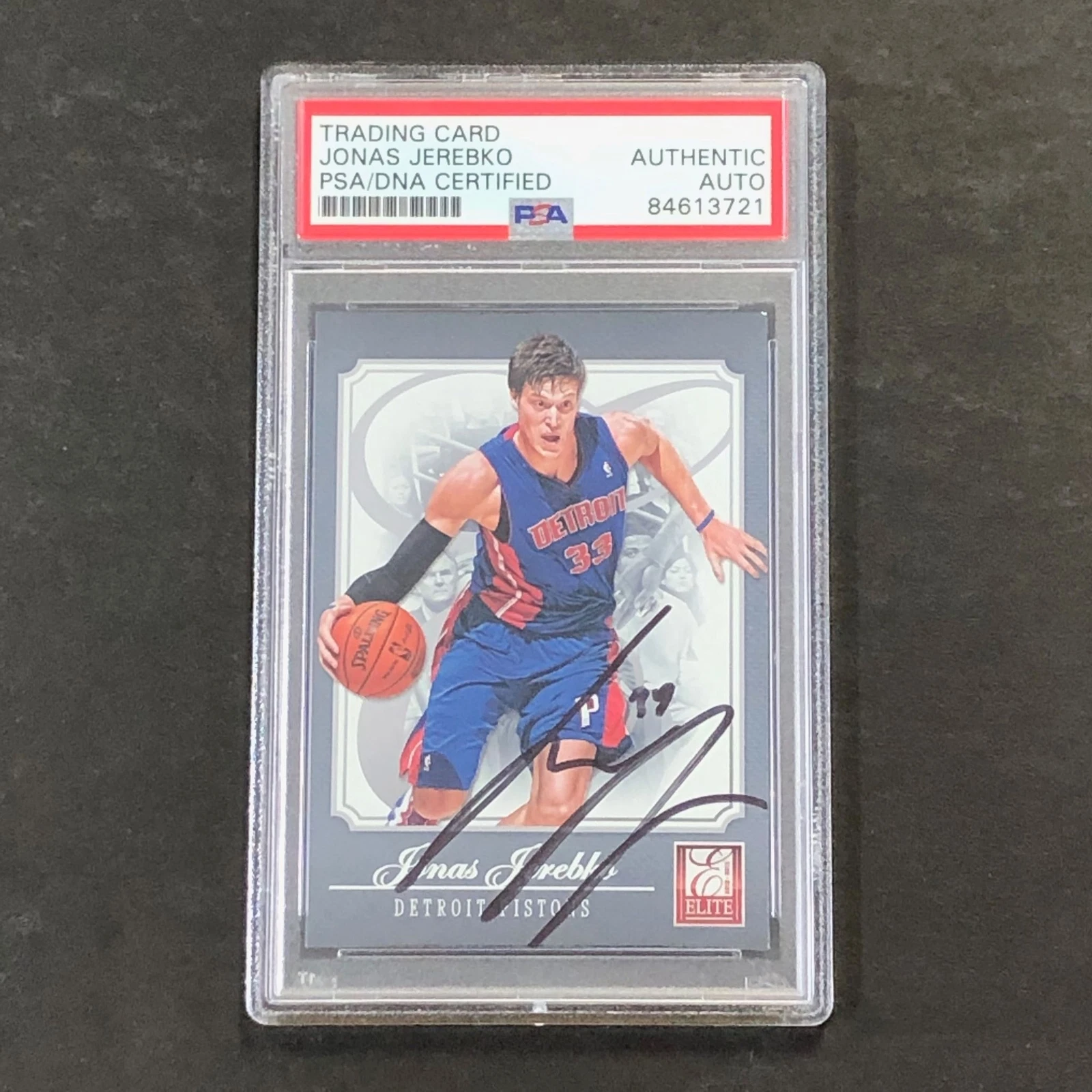 2012-13 Elite Basketball #88 Jonas Jerebko Signed Card AUTO PSA Slabbed Pistons