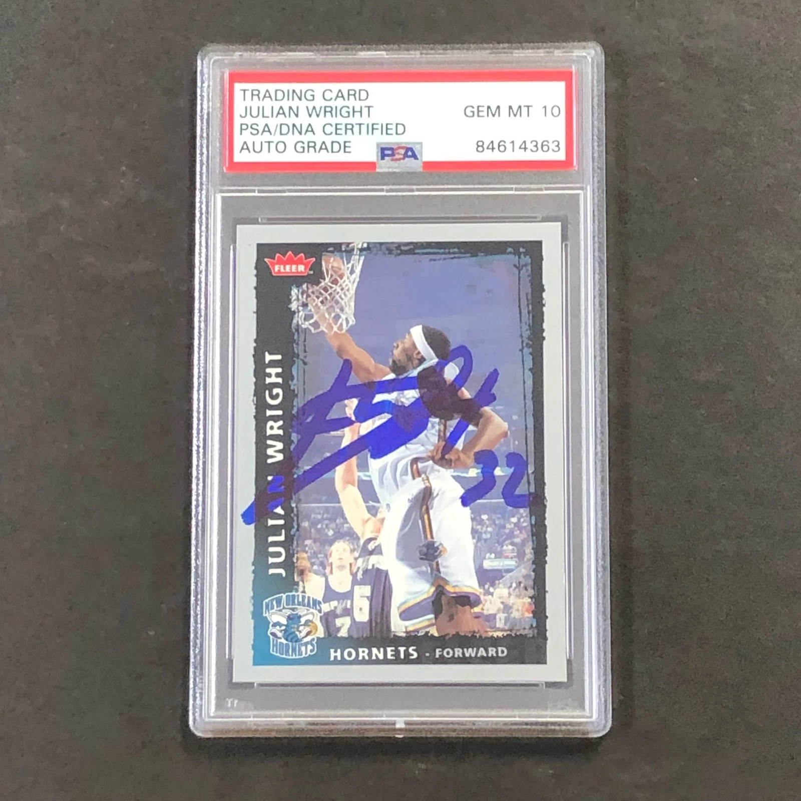 2008-09 Fleer Basketball #113 Julian Wright Signed AUTO 10 PSA Slabbed Hornets