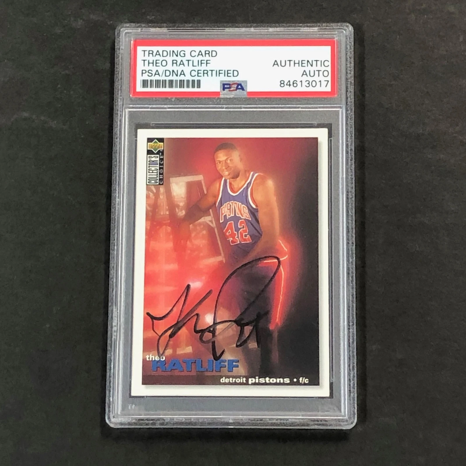 1995-96 Collector's Choice #305 Theo Ratliff Signed Card AUTO PSA Slabbed Piston