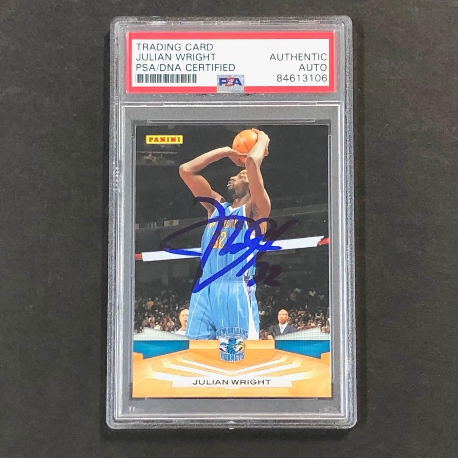 2009-10 Panini #188 Julian Wright Signed AUTO PSA Slabbed Hornets