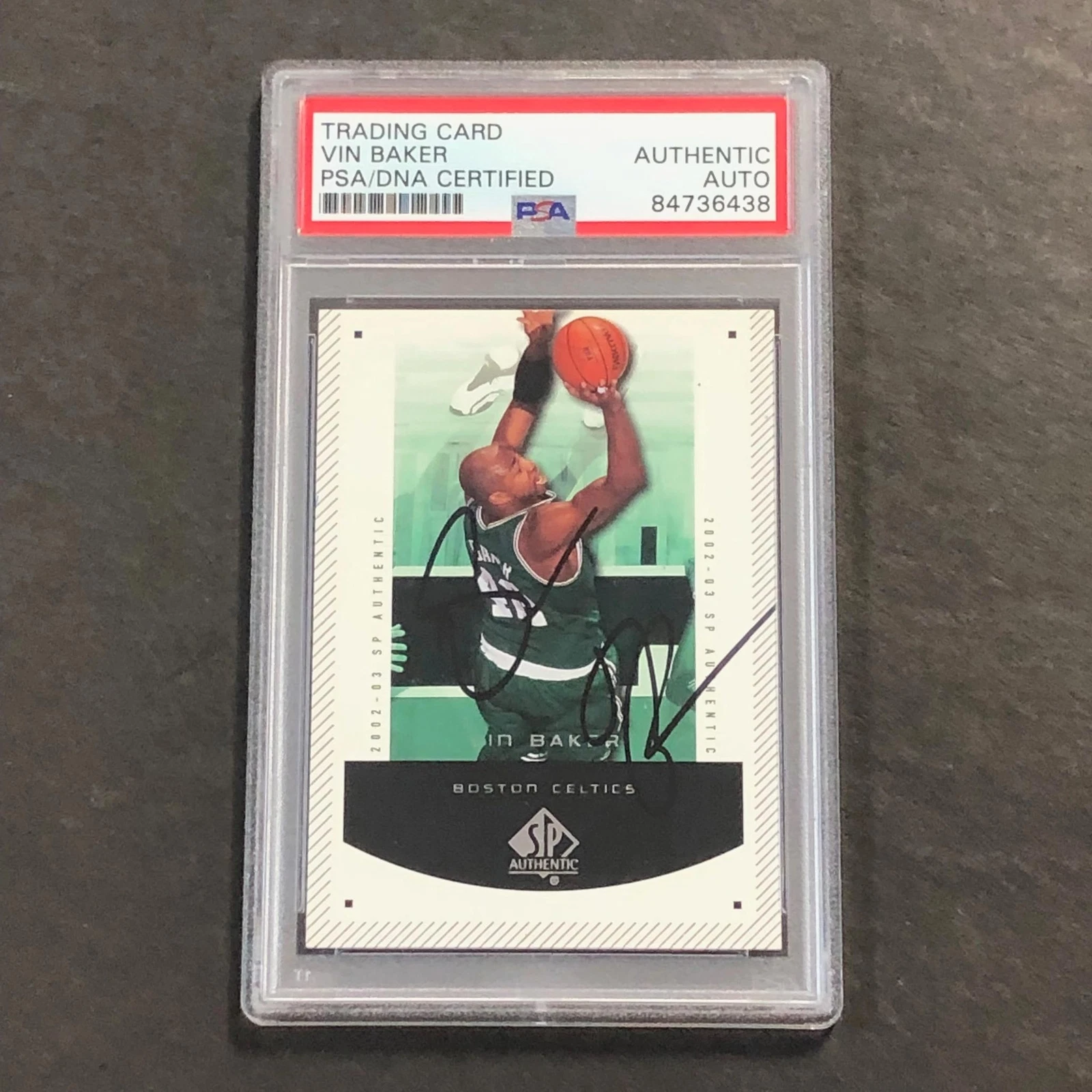 2002-03 SP Authentic #8 Vin Baker Signed Card AUTO PSA/DNA Slabbed Celtics