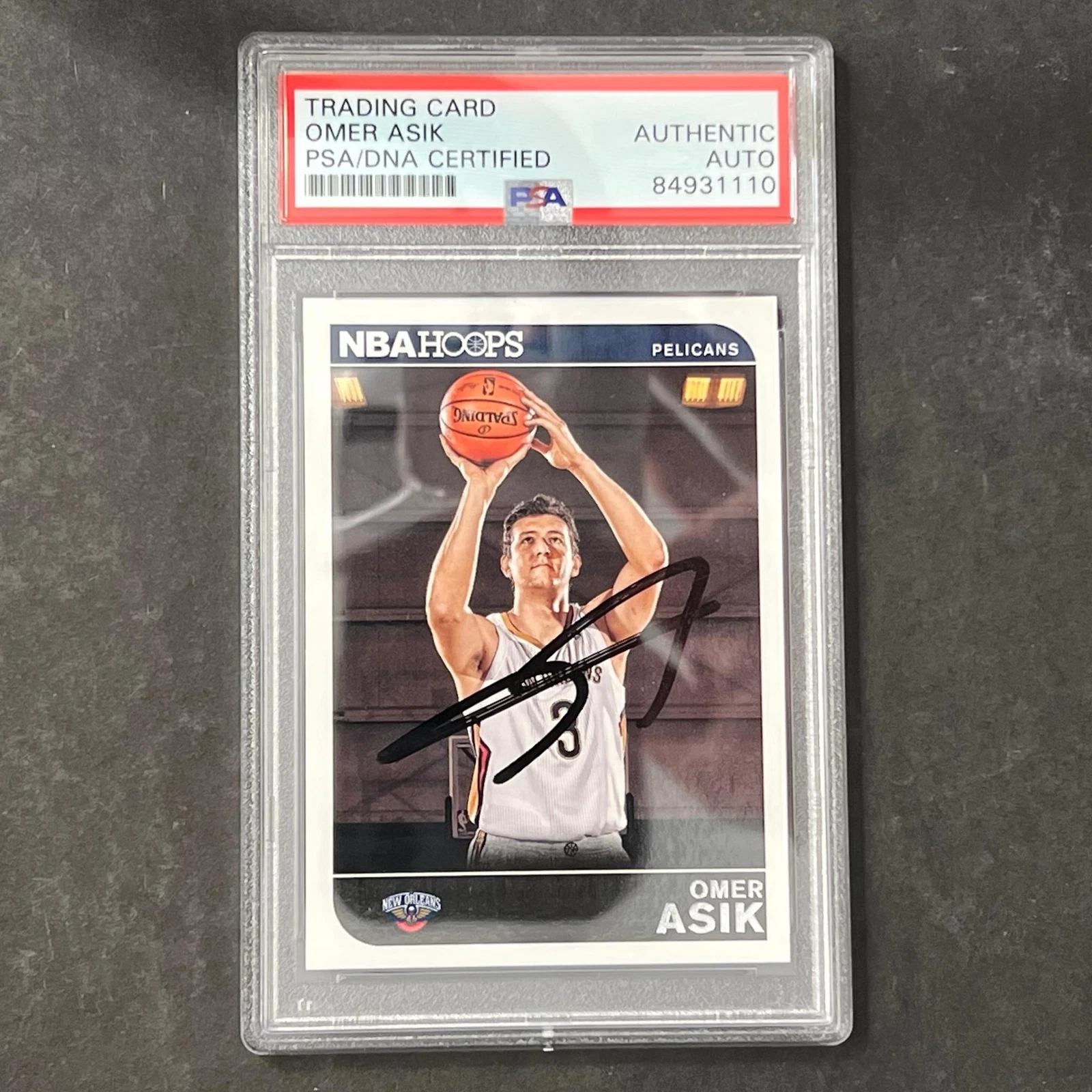 2014-15 Panini Hoops #184 Omer Asik Signed Card AUTO PSA/DNA Slabbed Pelicans