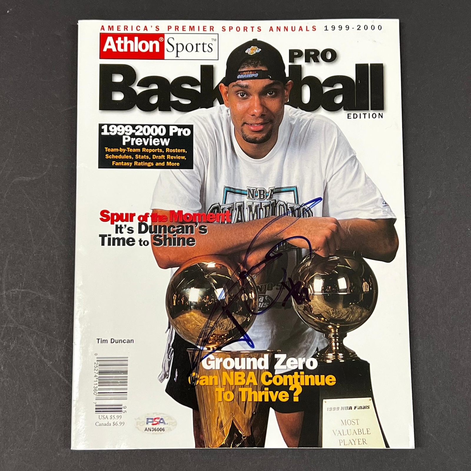 TIM DUNCAN SIGNED MAGAZINE PSA/DNA SAN ANTONIO SPURS AUTOGRAPHED COLLECTIBLE MEMORABILIA