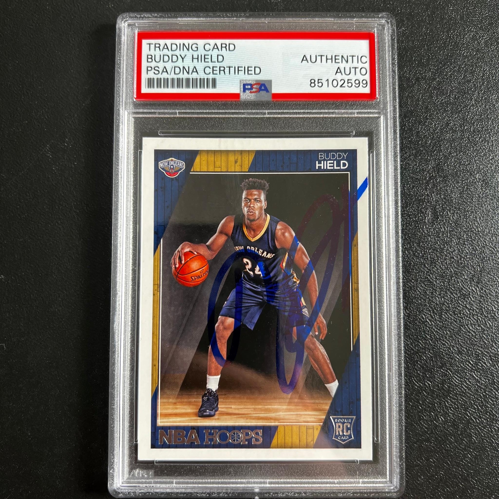 2016-17 NBA Hoops #266 Buddy Hield Signed Card AUTO PSA Slabbed Pelicans RC