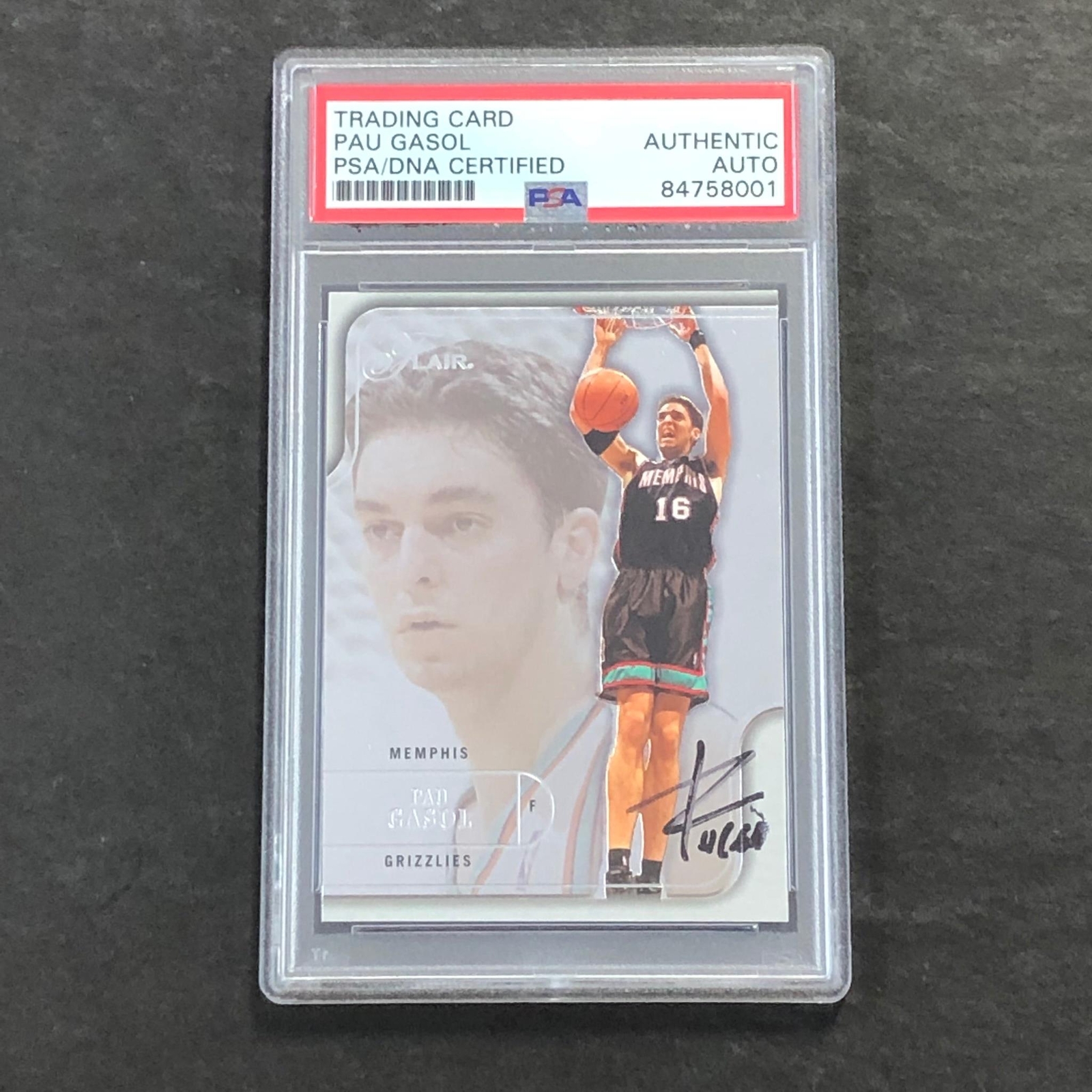 2003-04 Fleer #56 Pau Gasol Signed Card AUTO PSA Slabbed Grizzlies