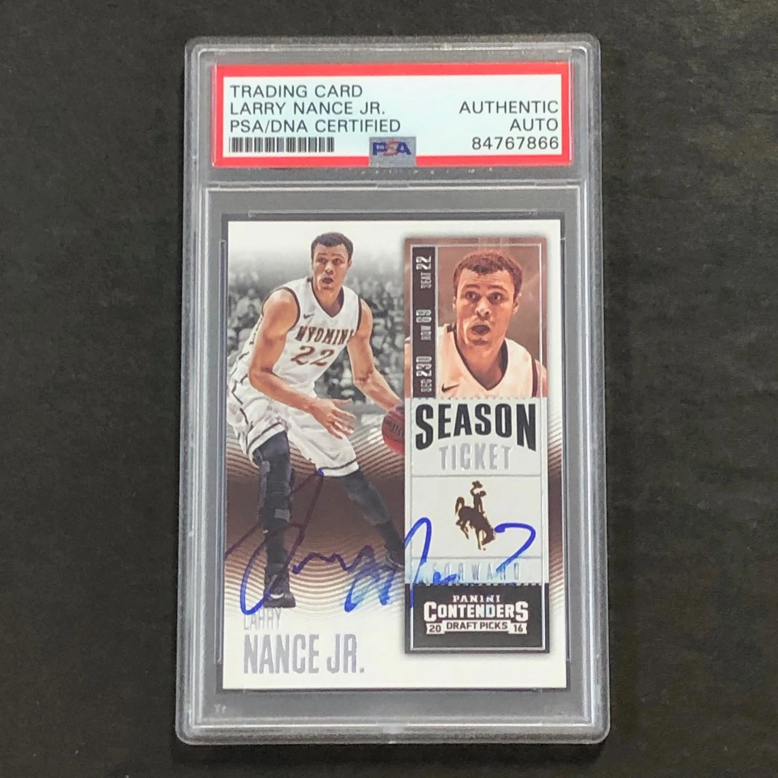 2015-16 Contenders Draft Picks #64 Larry Nance Jr. Signed Card AUTO PSA Slabbed