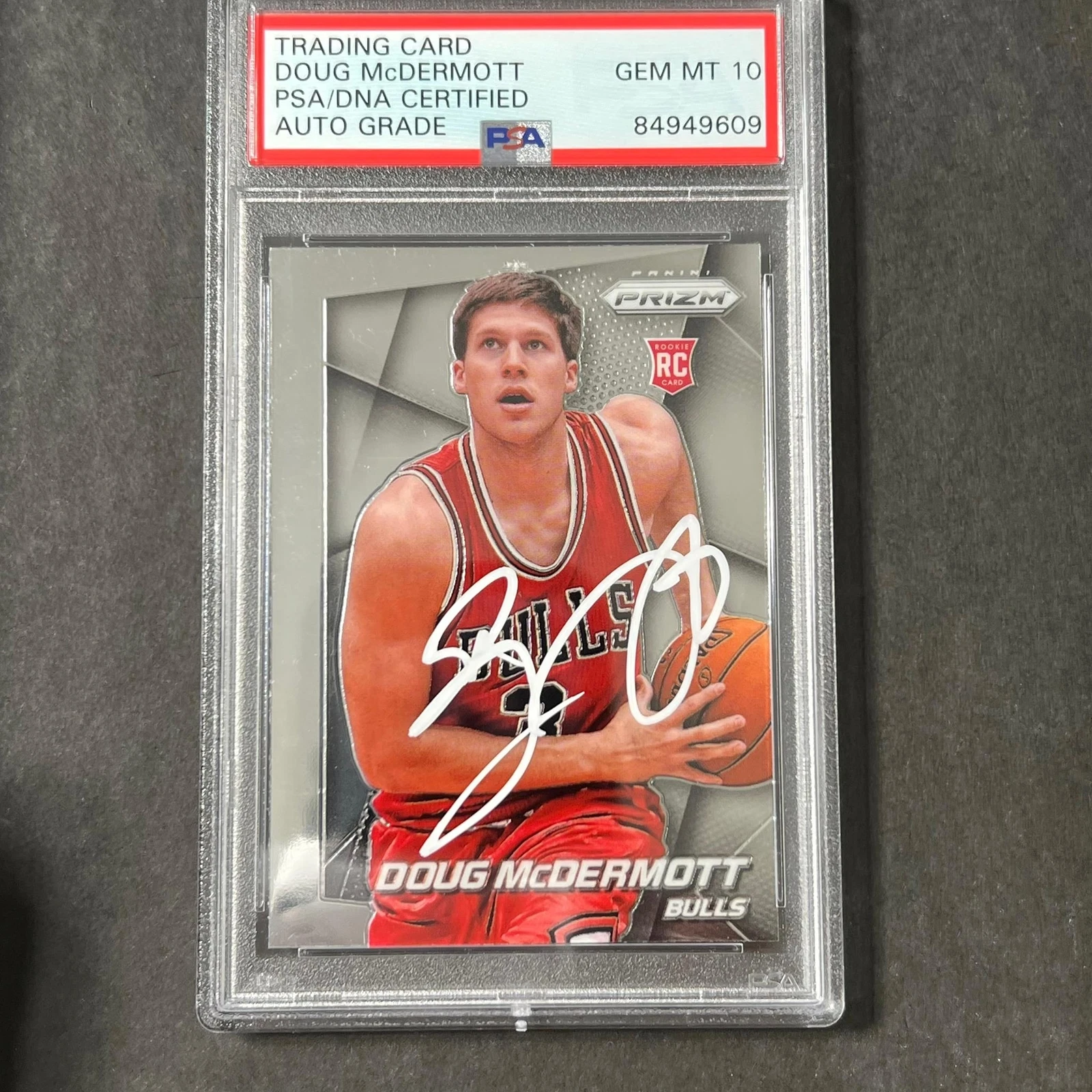 2014-15 Panini Prizm #261 Doug McDermott Signed Card AUTO PSA MINT 10 Slabbed RC