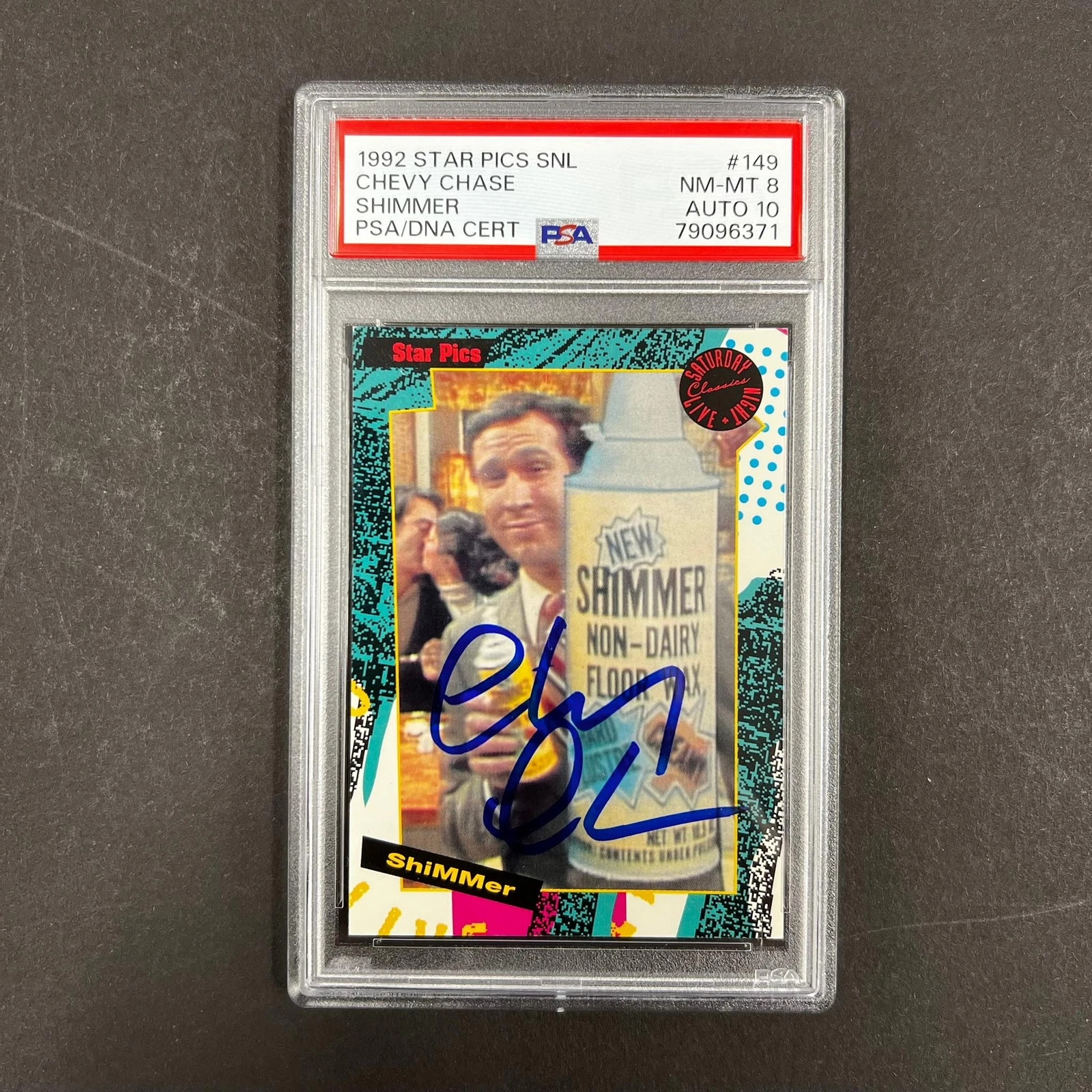 1992 Star Pics Shimmer #149 Chevy Chase Signed Card PSA 8 Auto 10 PSA/DNA Autogr
