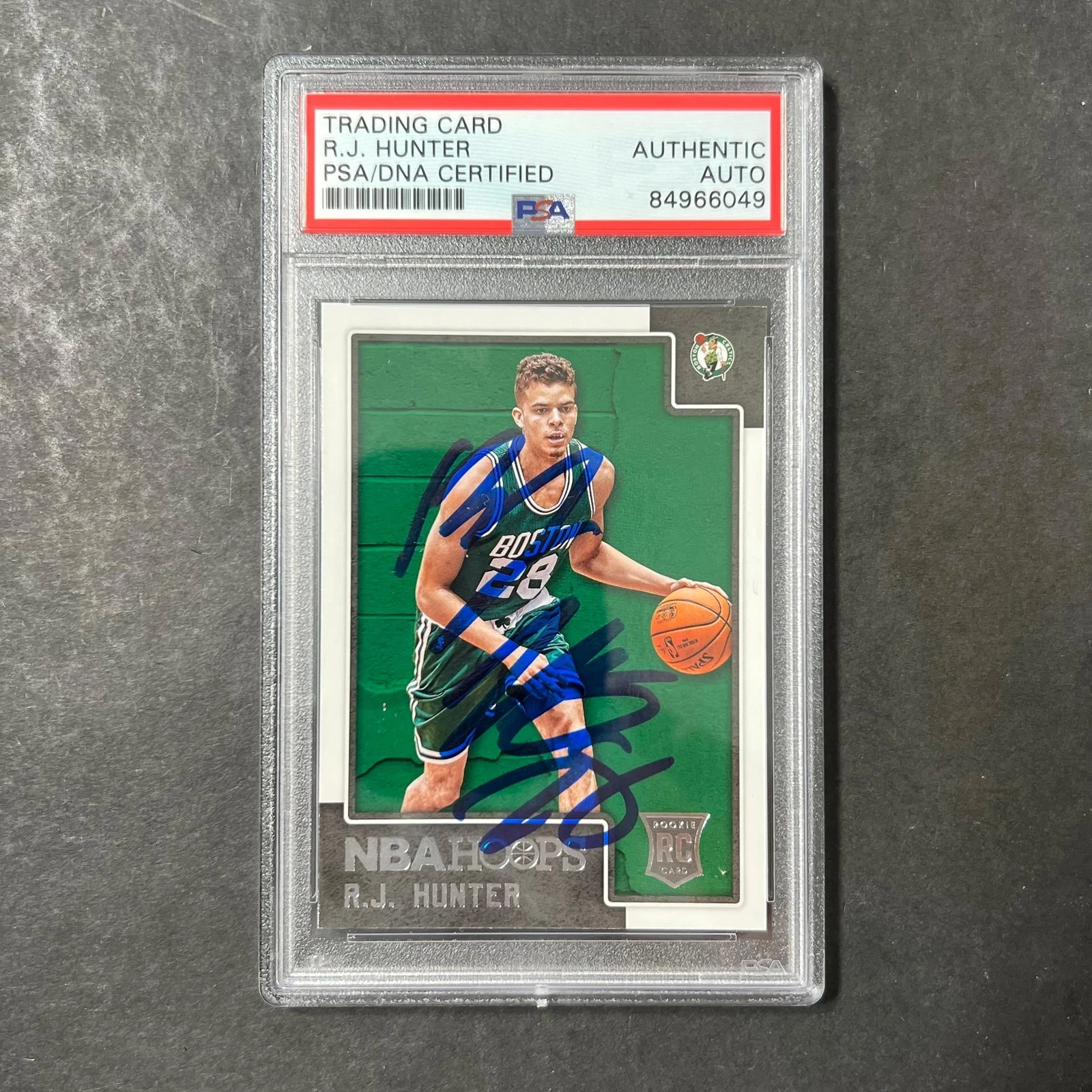2015-16 Panini Hoops #271 R.J. Hunter Signed Card AUTO PSA/DNA Slabbed RC Celtic