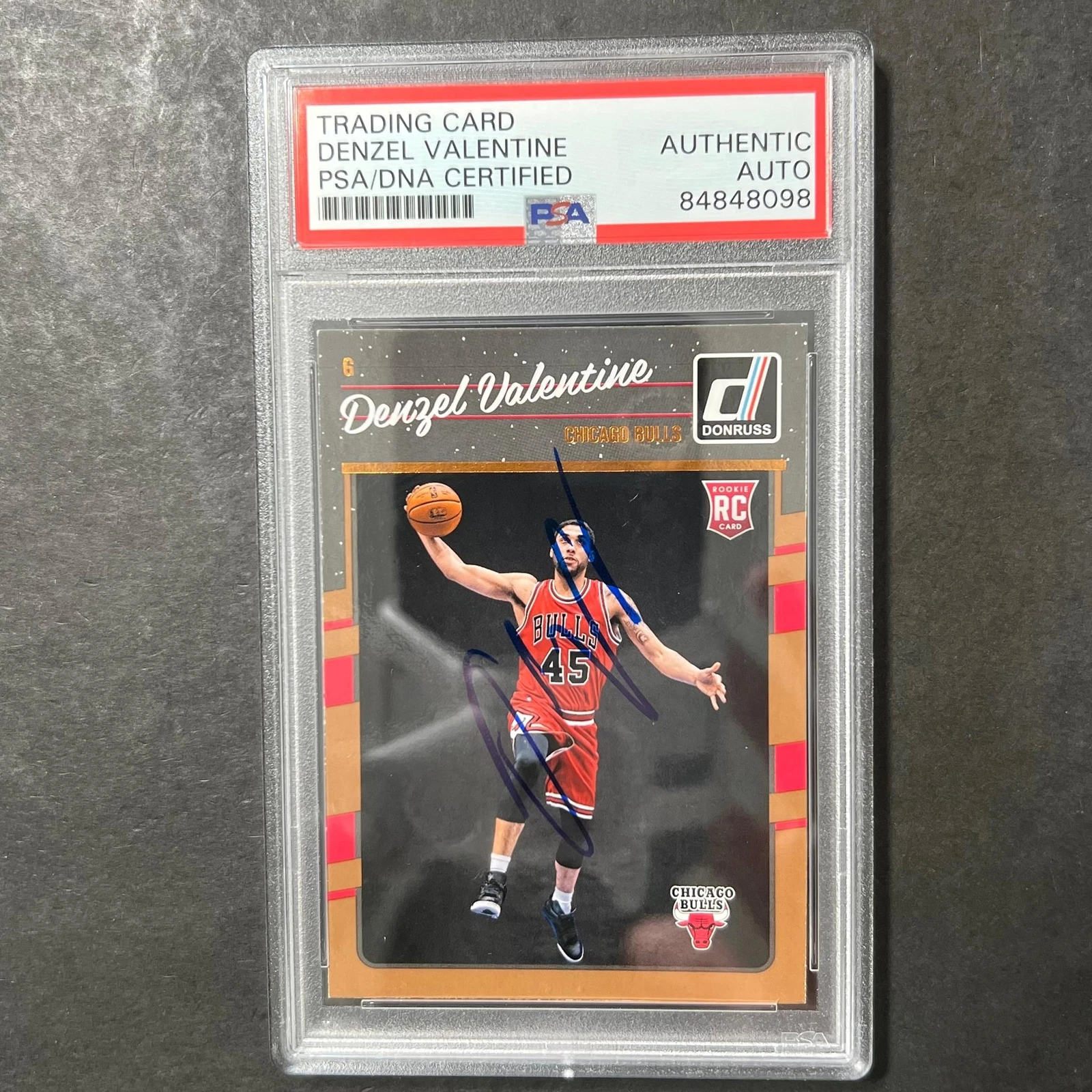 2016-17 Donruss #163 Denzel Valentine Signed Card AUTO PSA Slabbed RC