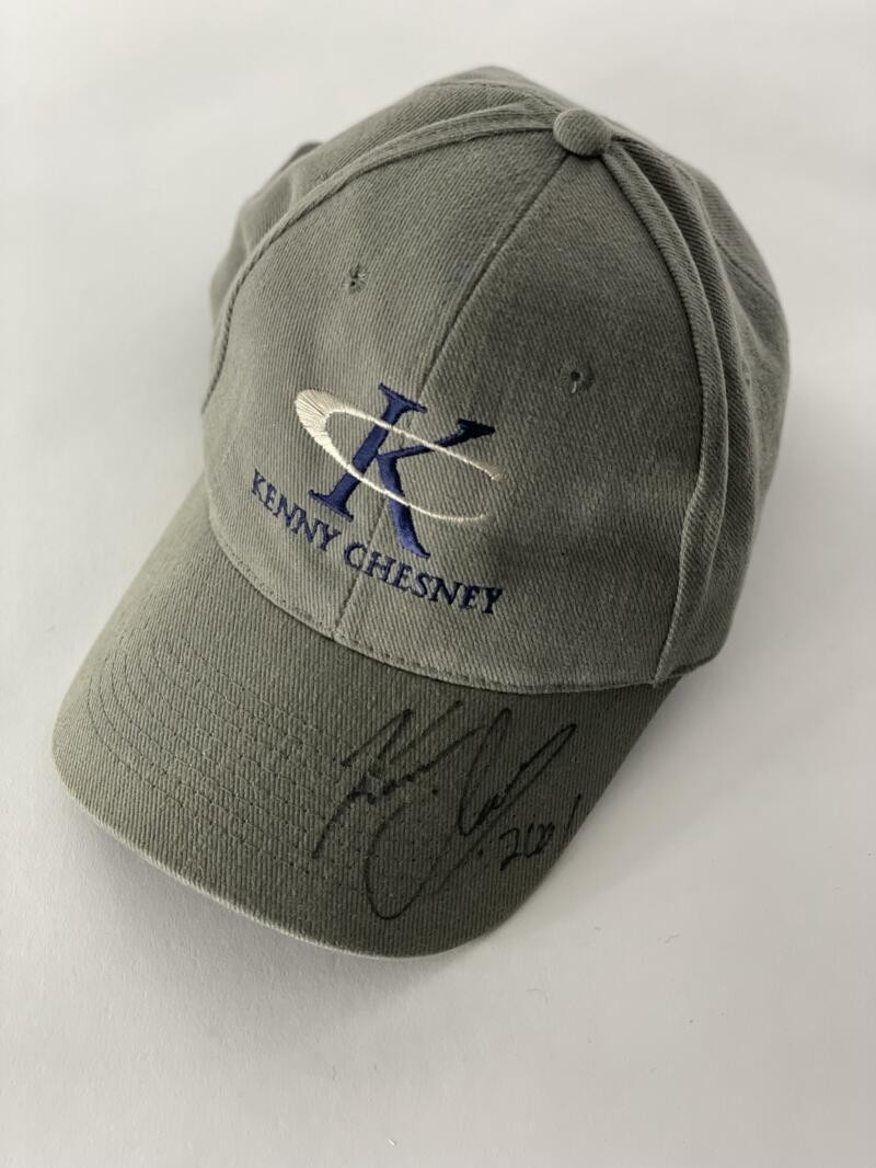 KENNY CHESNEY SIGNED AUTOGRAPH HAT CAP - COUNTRY MUSIC LEGEND, VERY RARE W/ JSA
