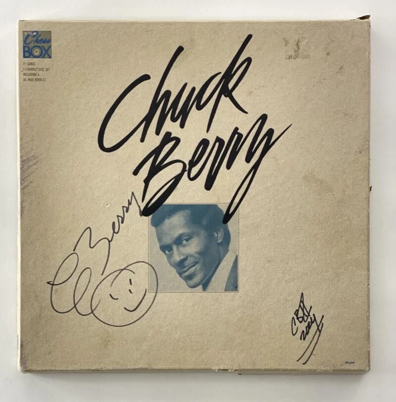 CHUCK BERRY SIGNED AUTOGRAPH CD RECORD BOX SET - THE CHESS BOX VERY RARE! W/ JSA