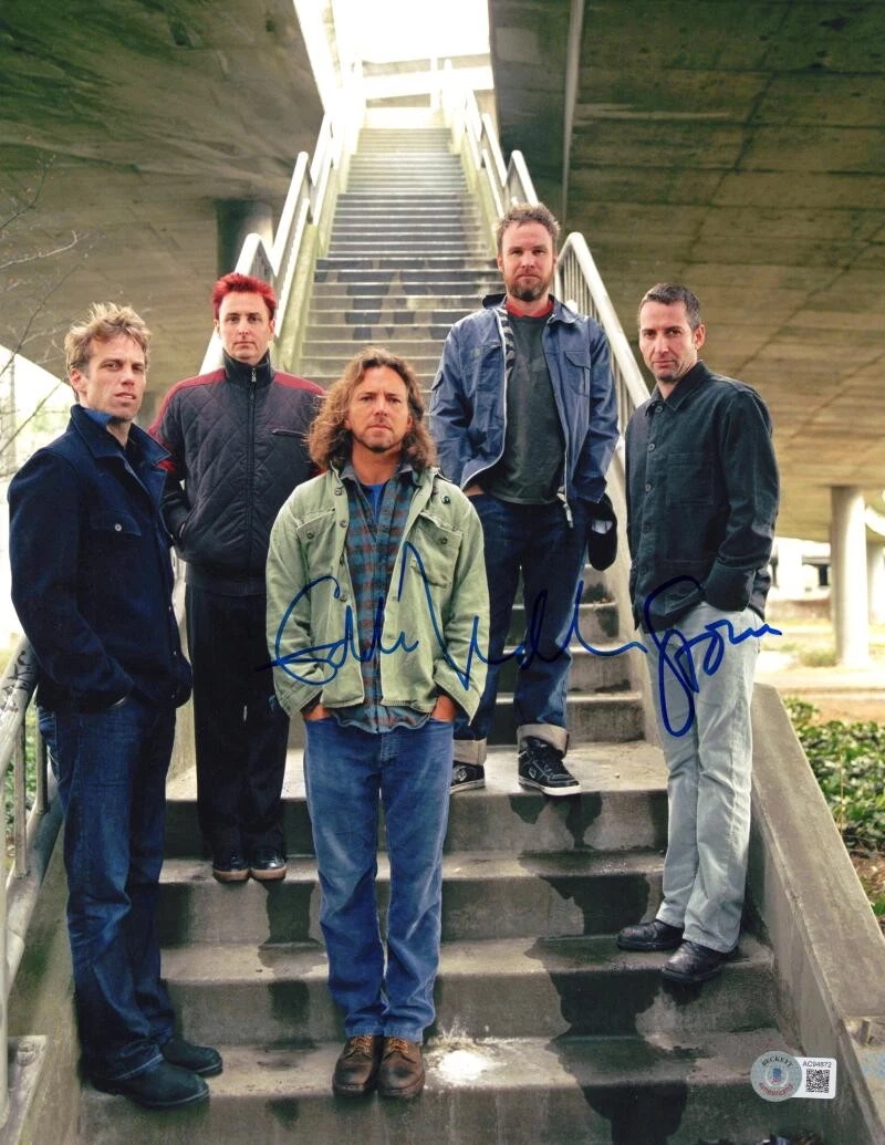 Eddie Vedder & Stone Pearl Jam Signed 11x14 Photo - Gem Mint 10 Autograph !! COA
