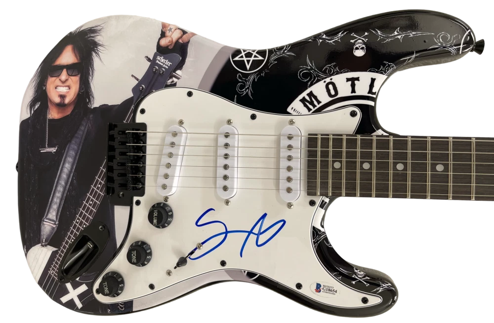 NIKKI SIXX SIGNED FULL SIZE ELECTRIC CUSTOM GUITAR MOTLEY CRUE AUTOGRAPH BECKETT