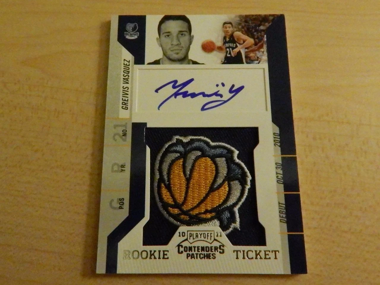 2010-11 PLAYOFF CONTENDERS ROOKIE TICKET GERVIS VASQUEZ PATCH AUTO