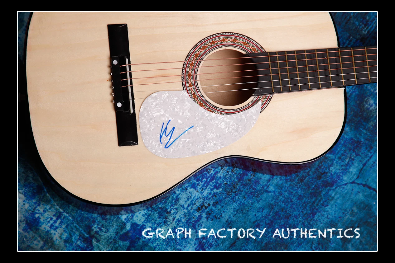 GFA Wicked Musical Star * KRISTIN CHENOWETH * Signed Acoustic Guitar MH2 COA