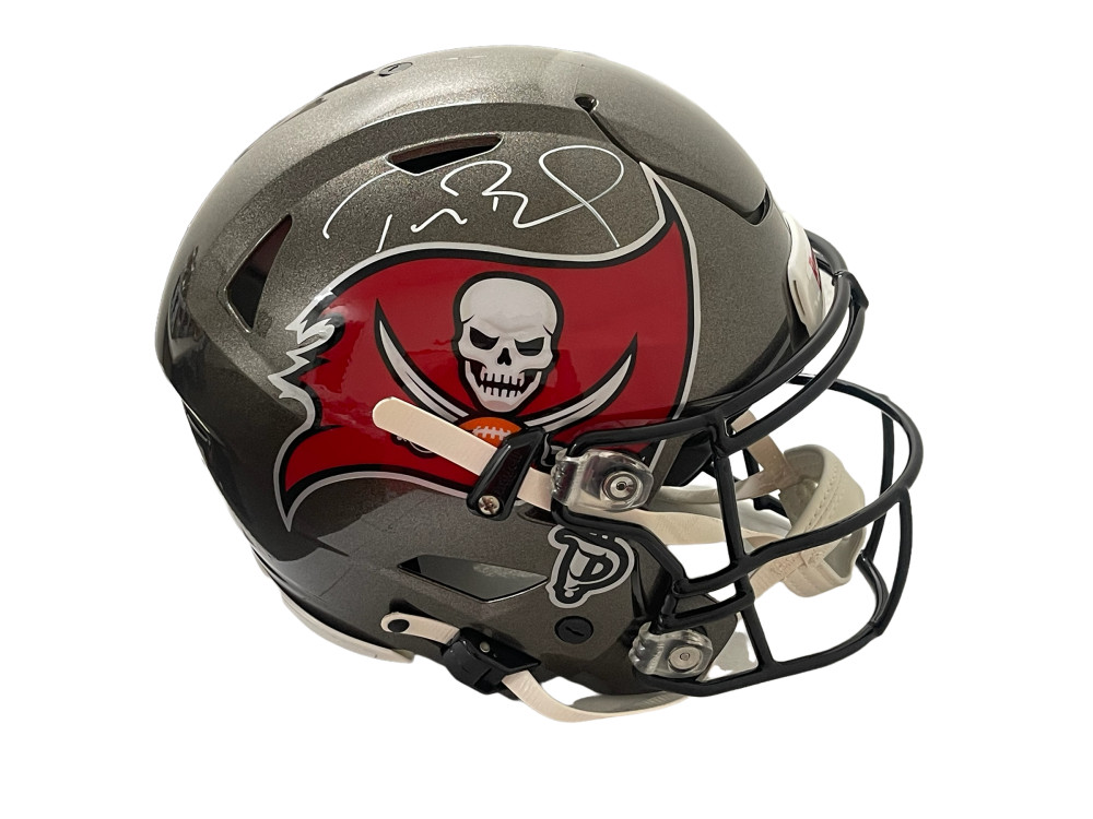 TOM BRADY SIGNED TAMPA BAY BUCCANEERS AUTOGRAPH SPEED FLEX FULL SIZE HELMET