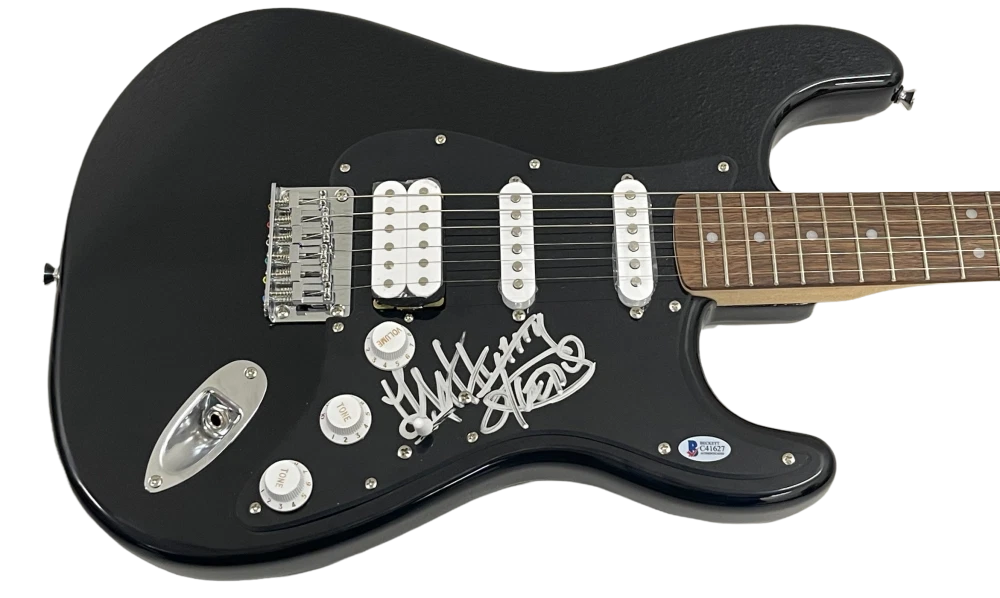 ANTHONY KIEDIS RED HOT CHILI PEPPERS SIGNED FENDER HSS STRATOCASTER GUITAR BAS