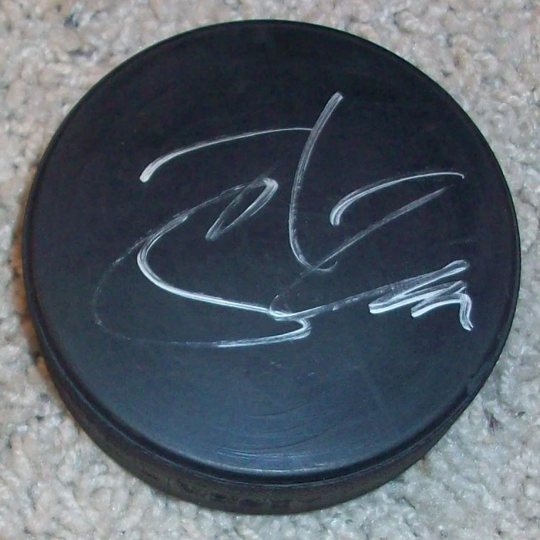 JOHN TAVARES NEW YORK ISLANDERS TEAM CANADA SIGNED AUTOGRAPH PUCK B w/PROOF