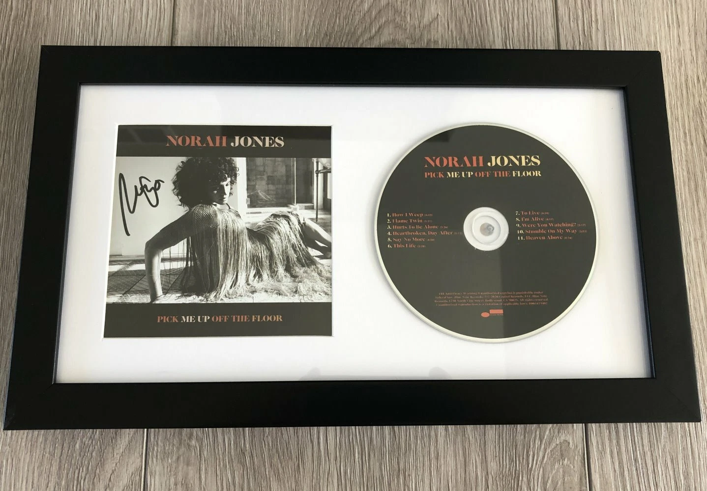 NORAH JONES SIGNED AUTOGRAPH PICK ME UP OFF THE FLOOR FRAMED & MATTED CD