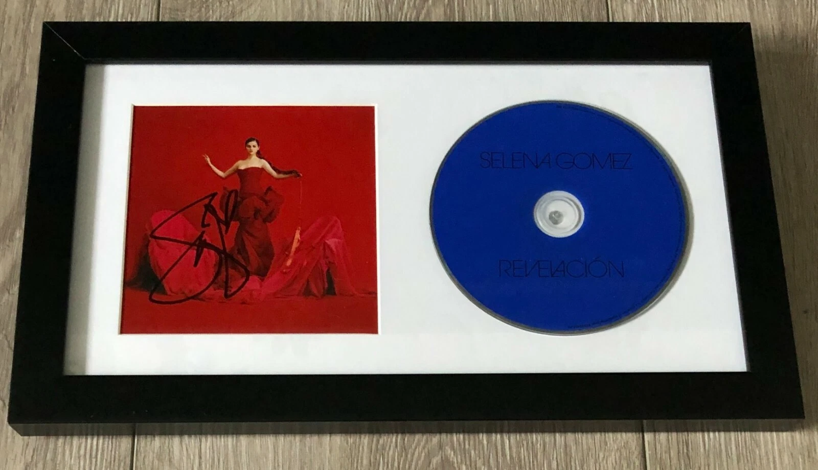 SELENA GOMEZ SIGNED AUTOGRAPH REVELACION FRAMED & MATTED CD