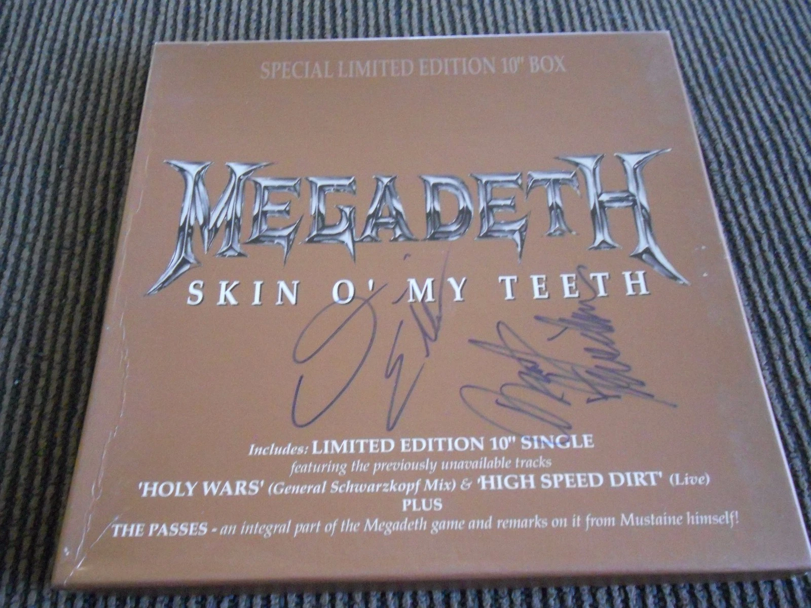 Megadeth Skin O' My Teeth Passes UK box set 10CL669 1992 Dual Signed David Marty