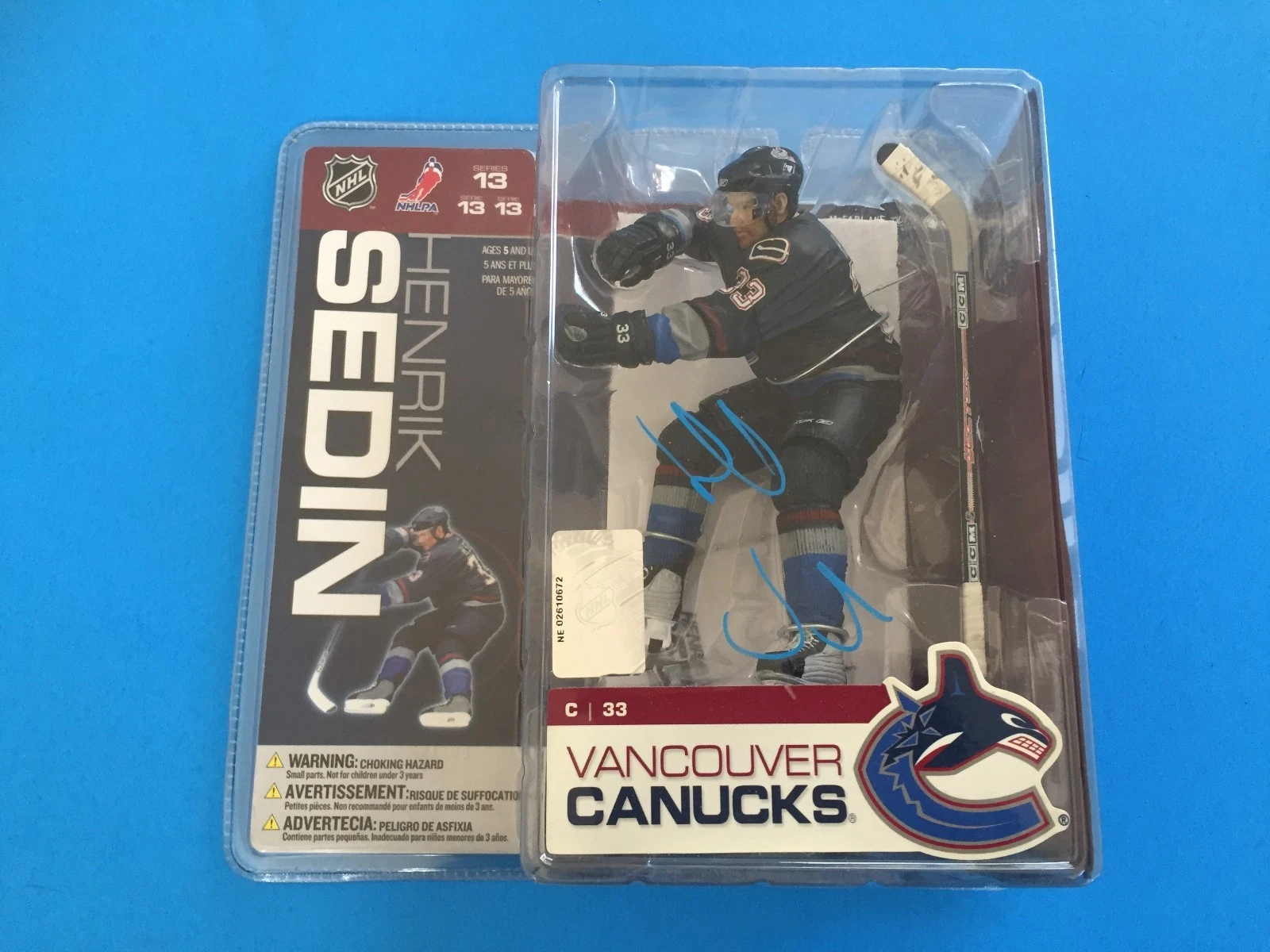 Henrik Sedin Canucks Signed Auto McFarlane Action Figure Figurine COA