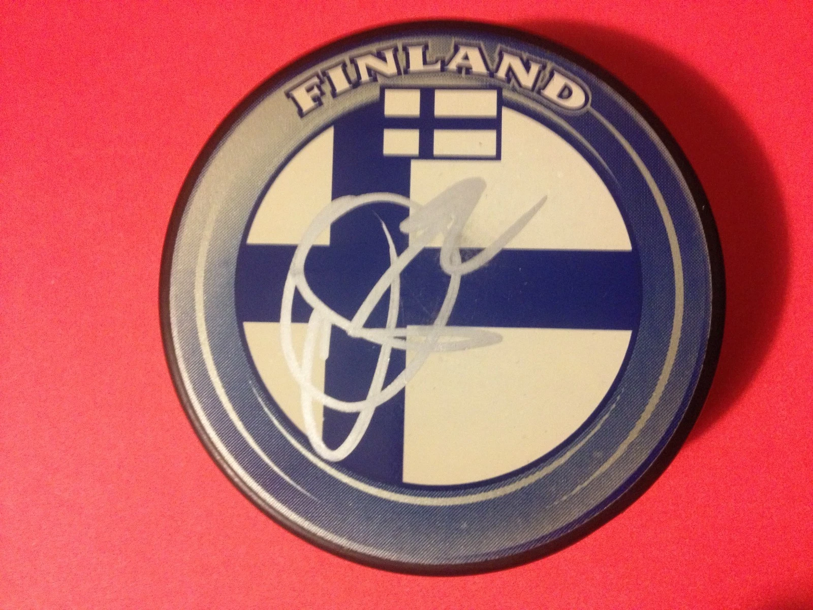 Olli Jokinen Winnipeg Jets Olympic Finland Flag Signed Auto Puck