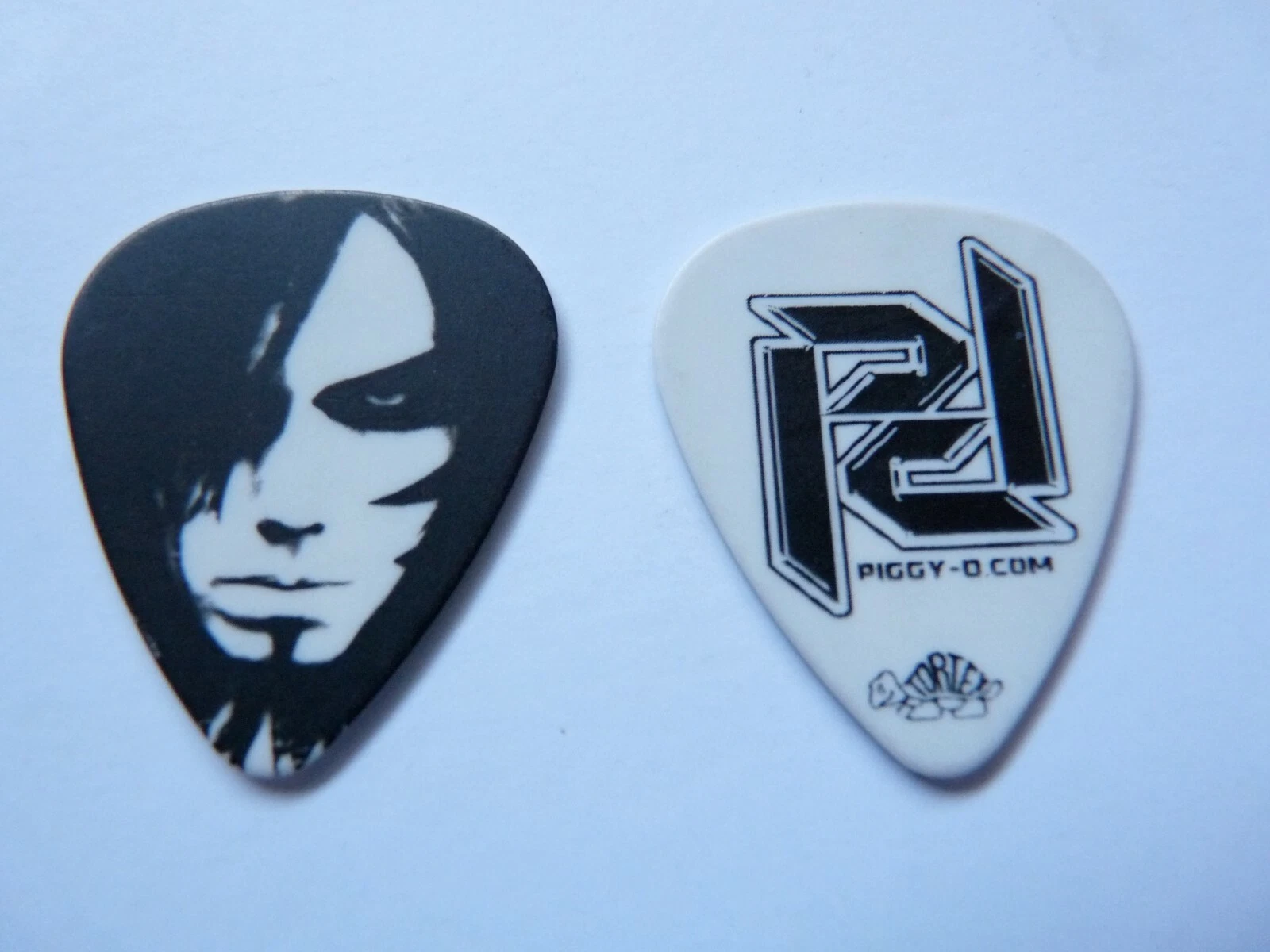 PIGGY D OF MARILYN MANSON ROB ZOMBIE BLACK AND WHITE TOUR ISSUED GUITAR PICK