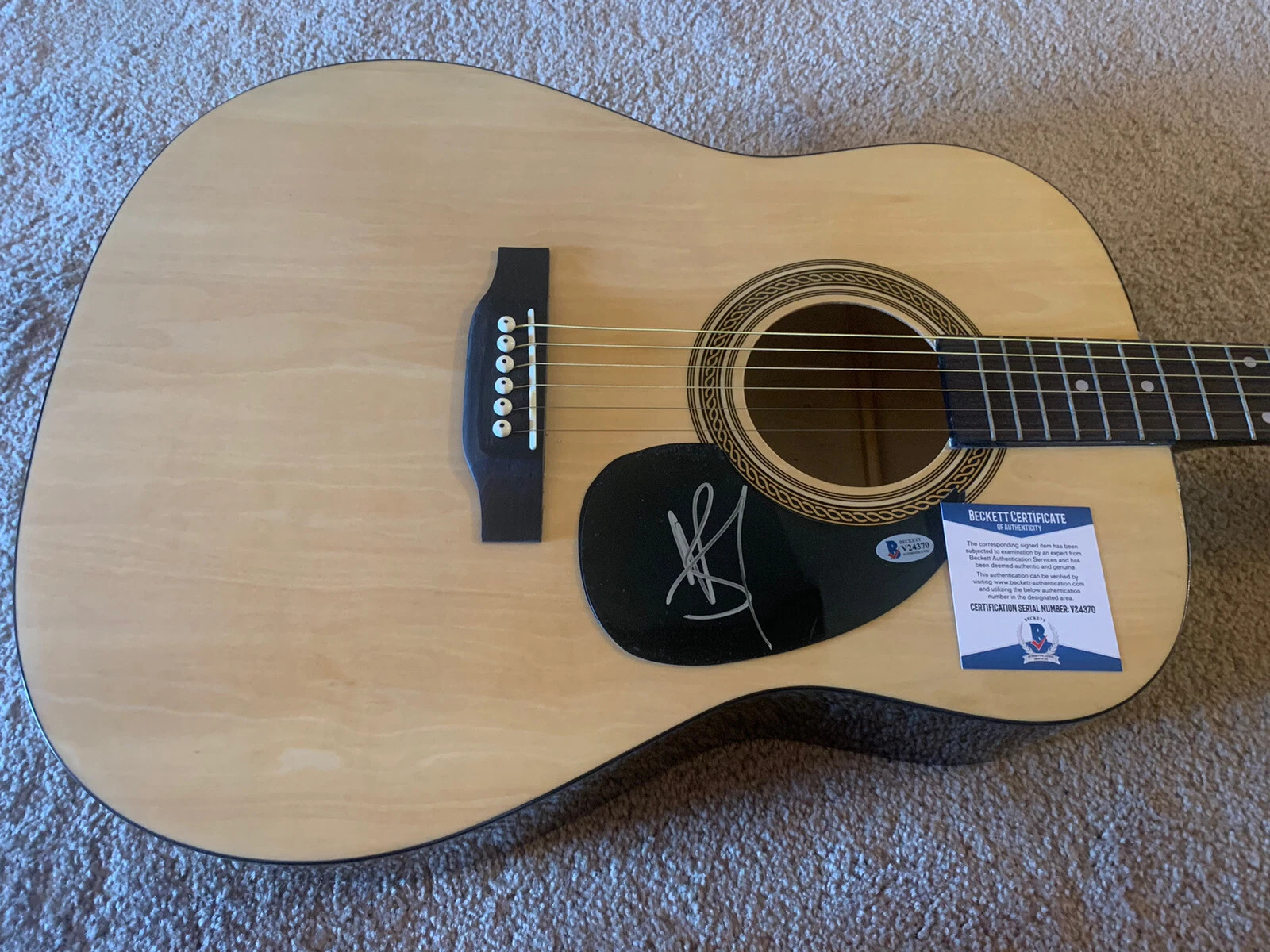 Michael Bublé Signed Autographed Acoustic Guitar Beckett Certified